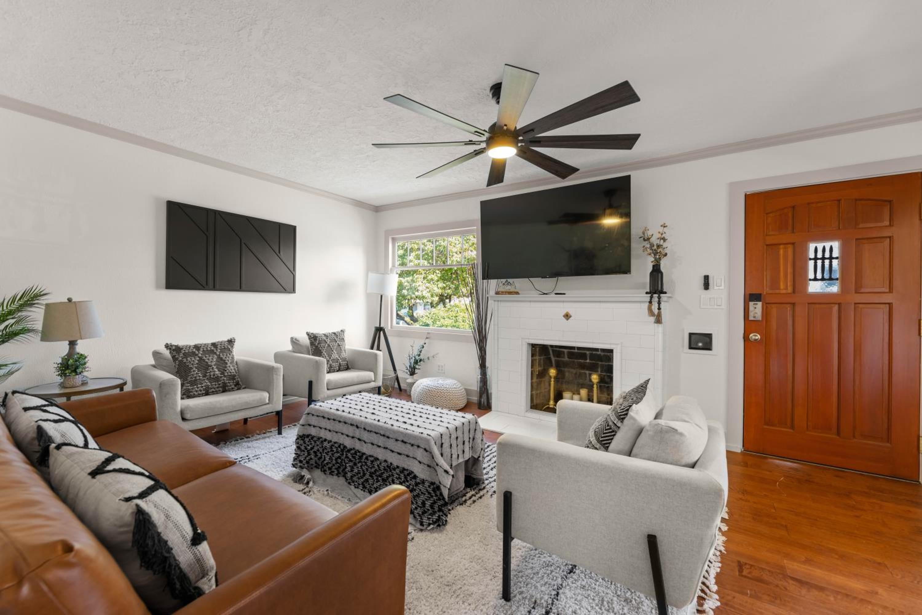 Three-Bedroom House photo 1