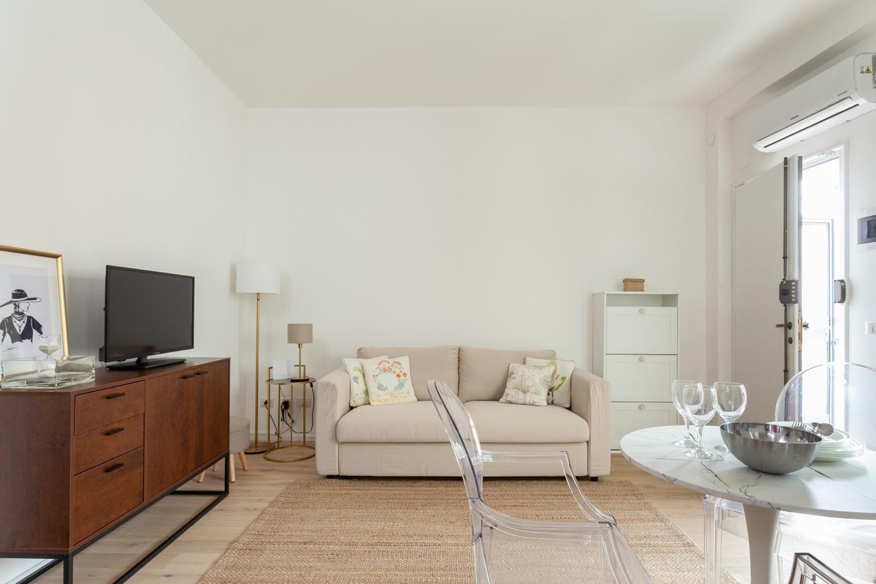 One-Bedroom Apartment
