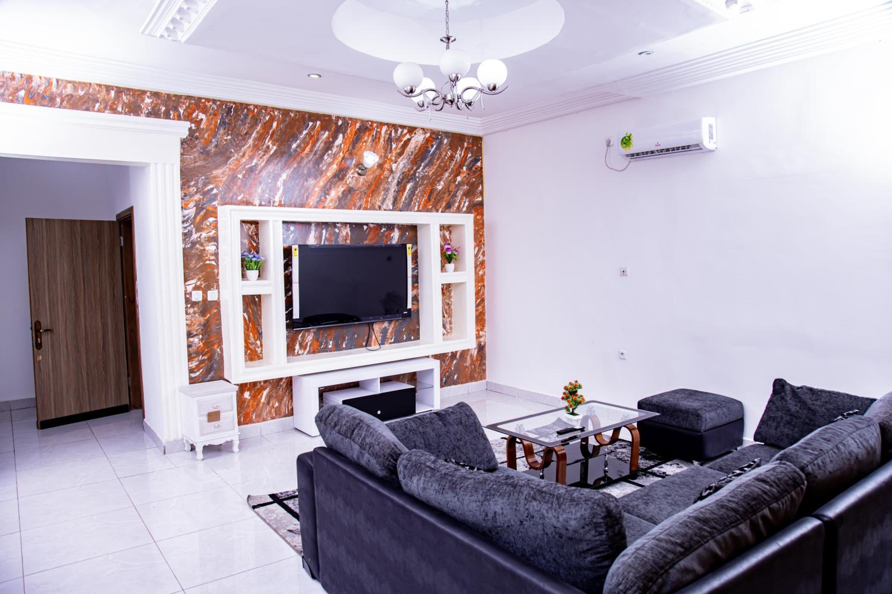 Apartment With Balcony photo 3