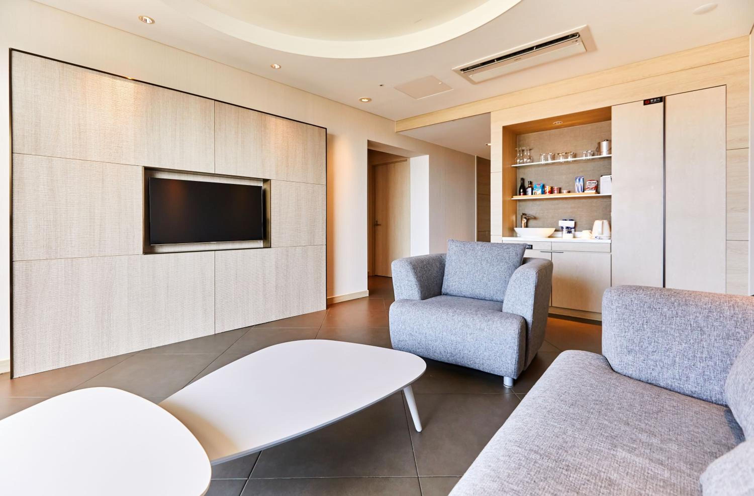 [Hotel] Deluxe Suite (No Kitchen/Ocean View/Double)