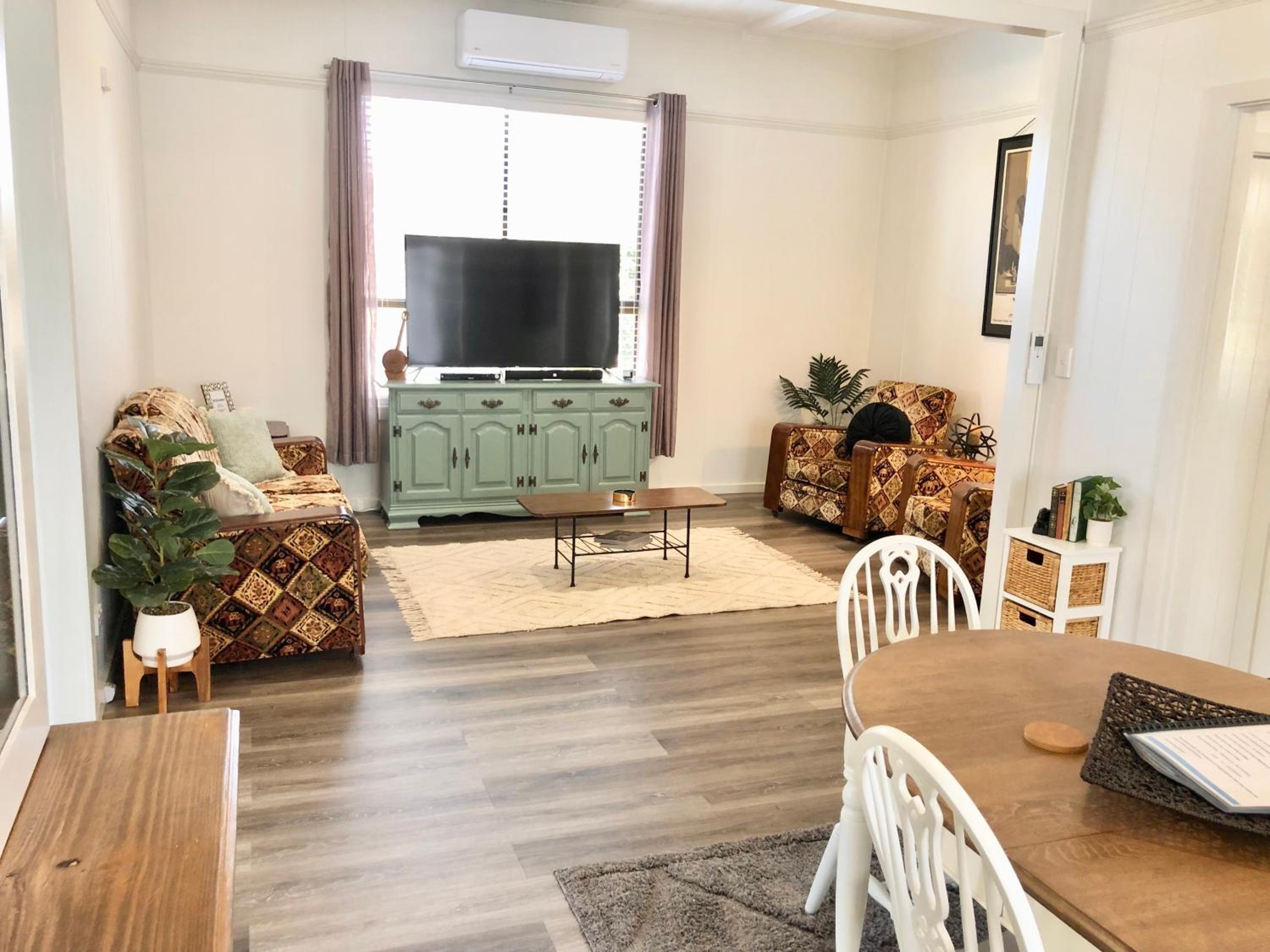 Three-Bedroom House photo 3