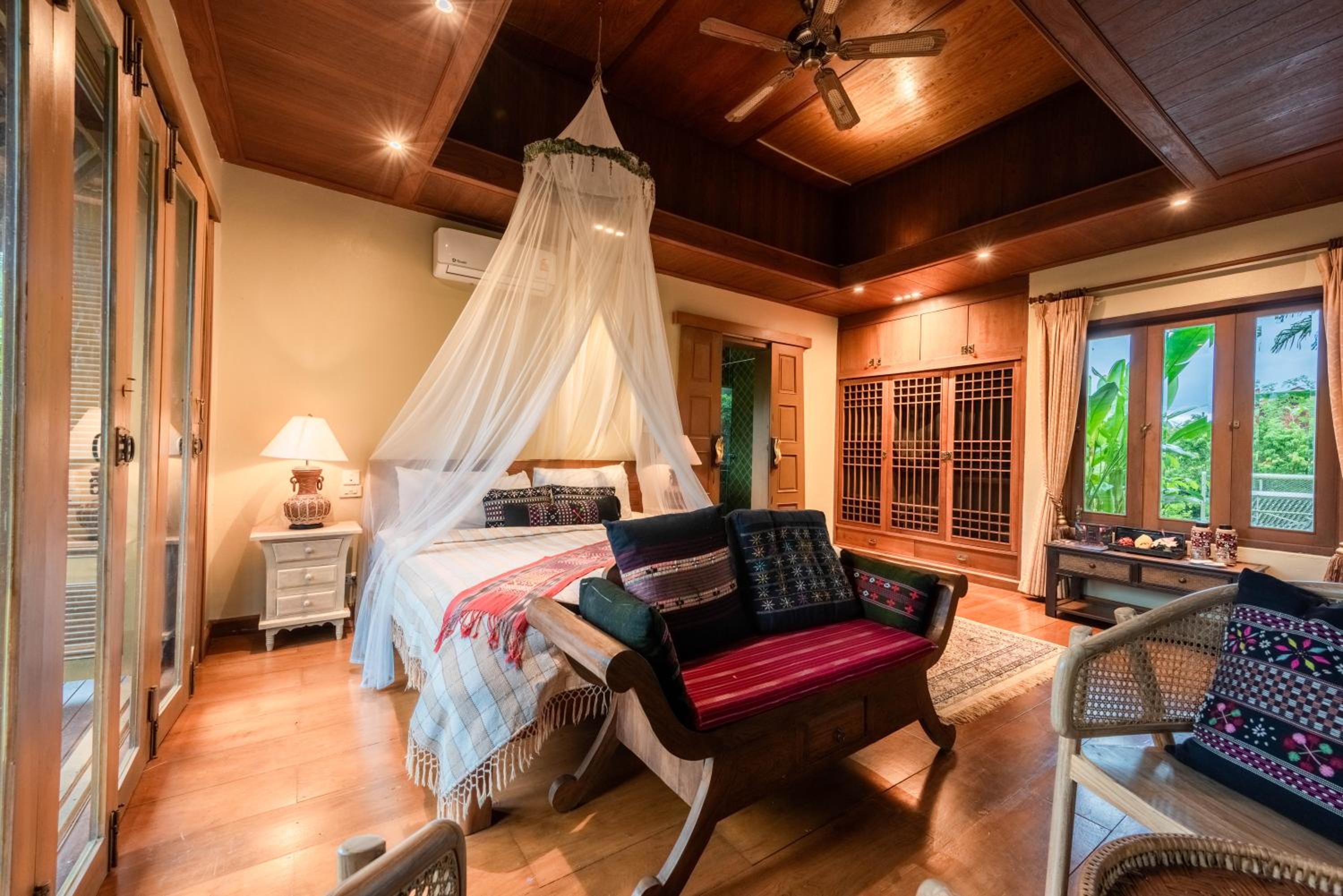 Deluxe Double Room with Shower - Photo 4