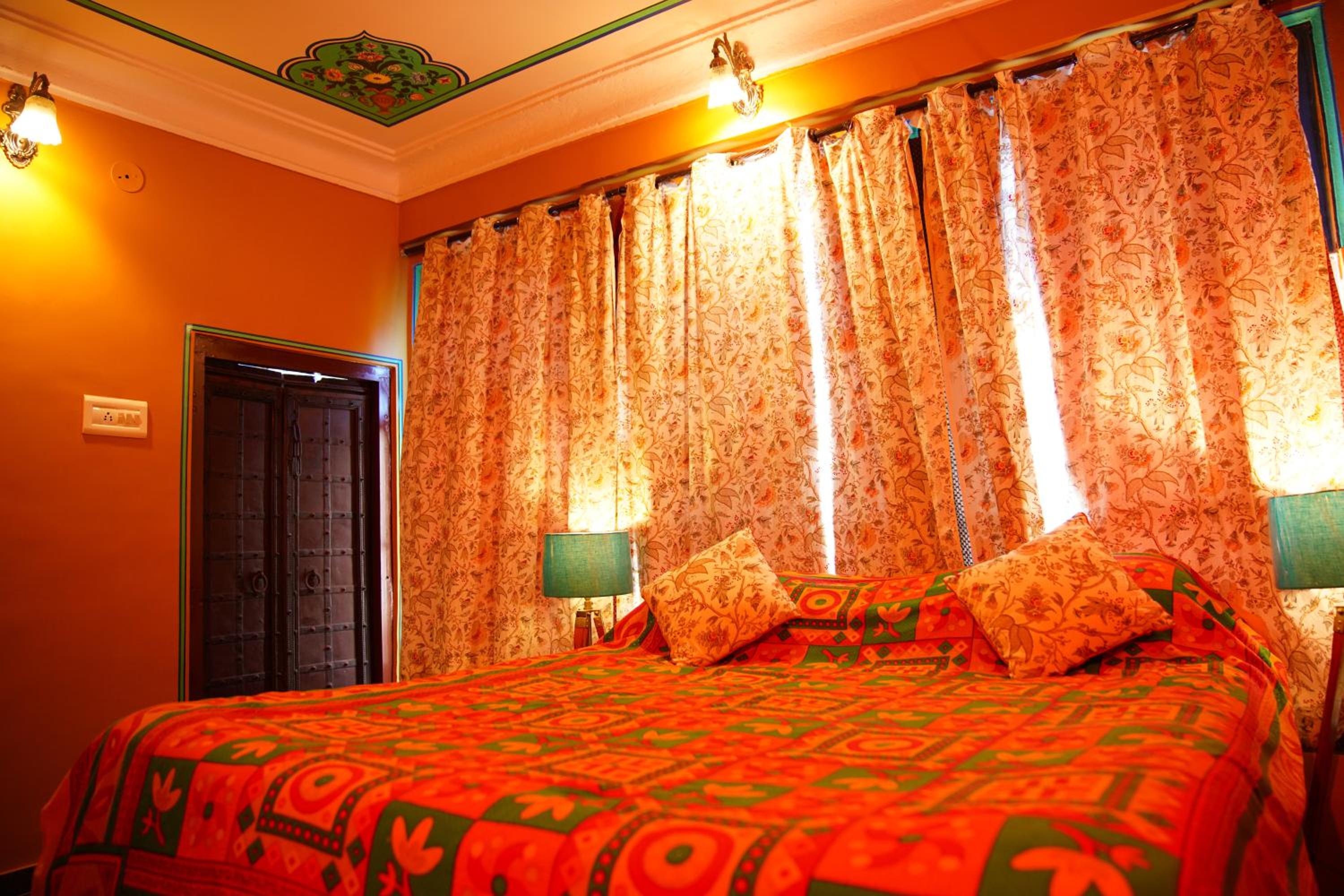 Deluxe Double Room - Photo 14