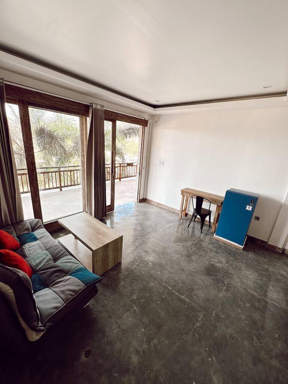 Deluxe Double Room with Side Sea View - Photo 8