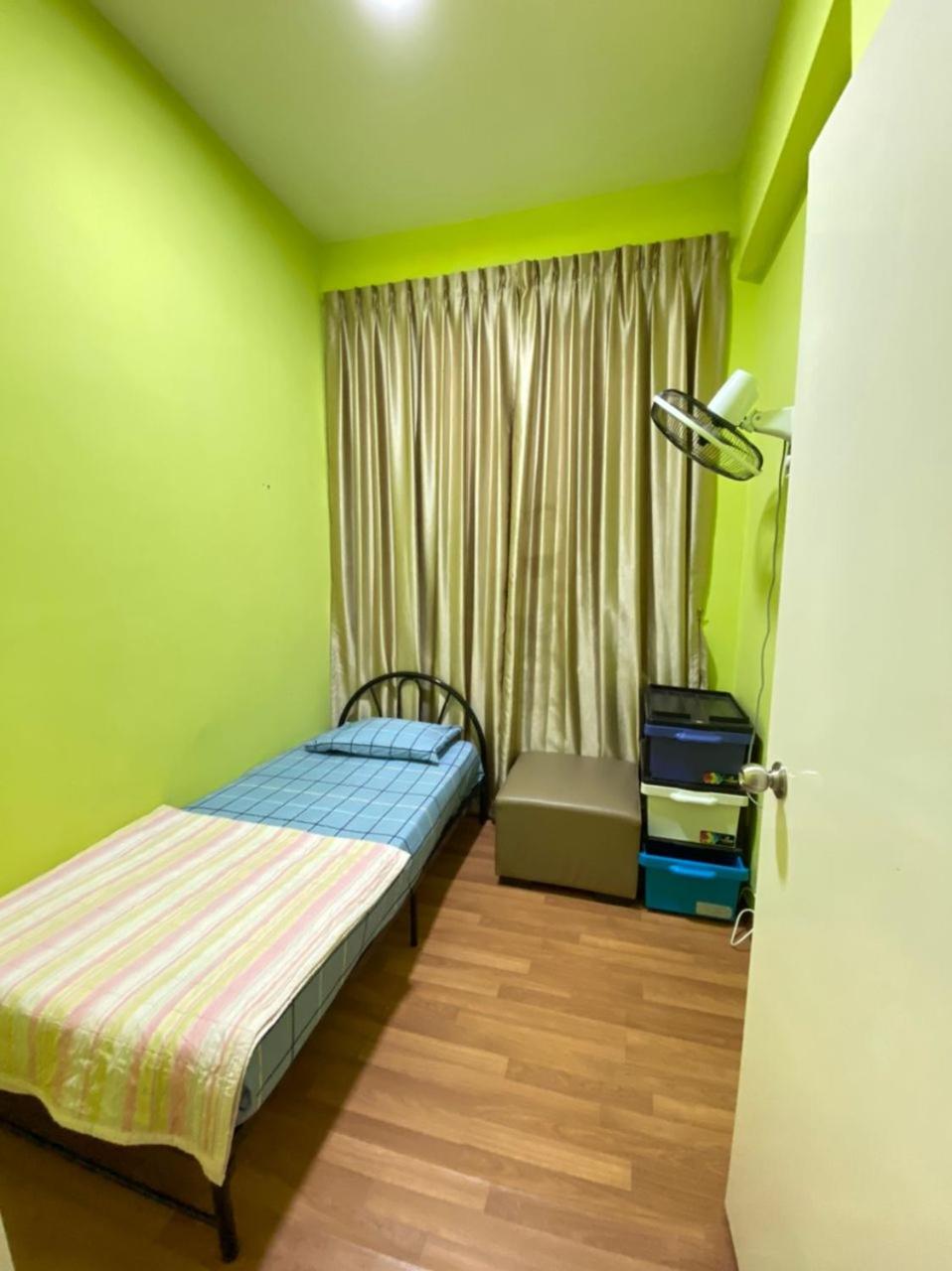 One-Bedroom Apartment photo 2
