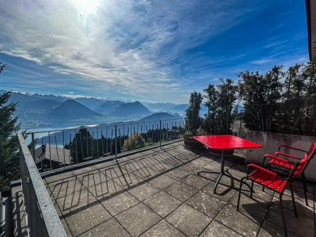Deluxe Room with Balcony and Lake and Mountain View photo 2