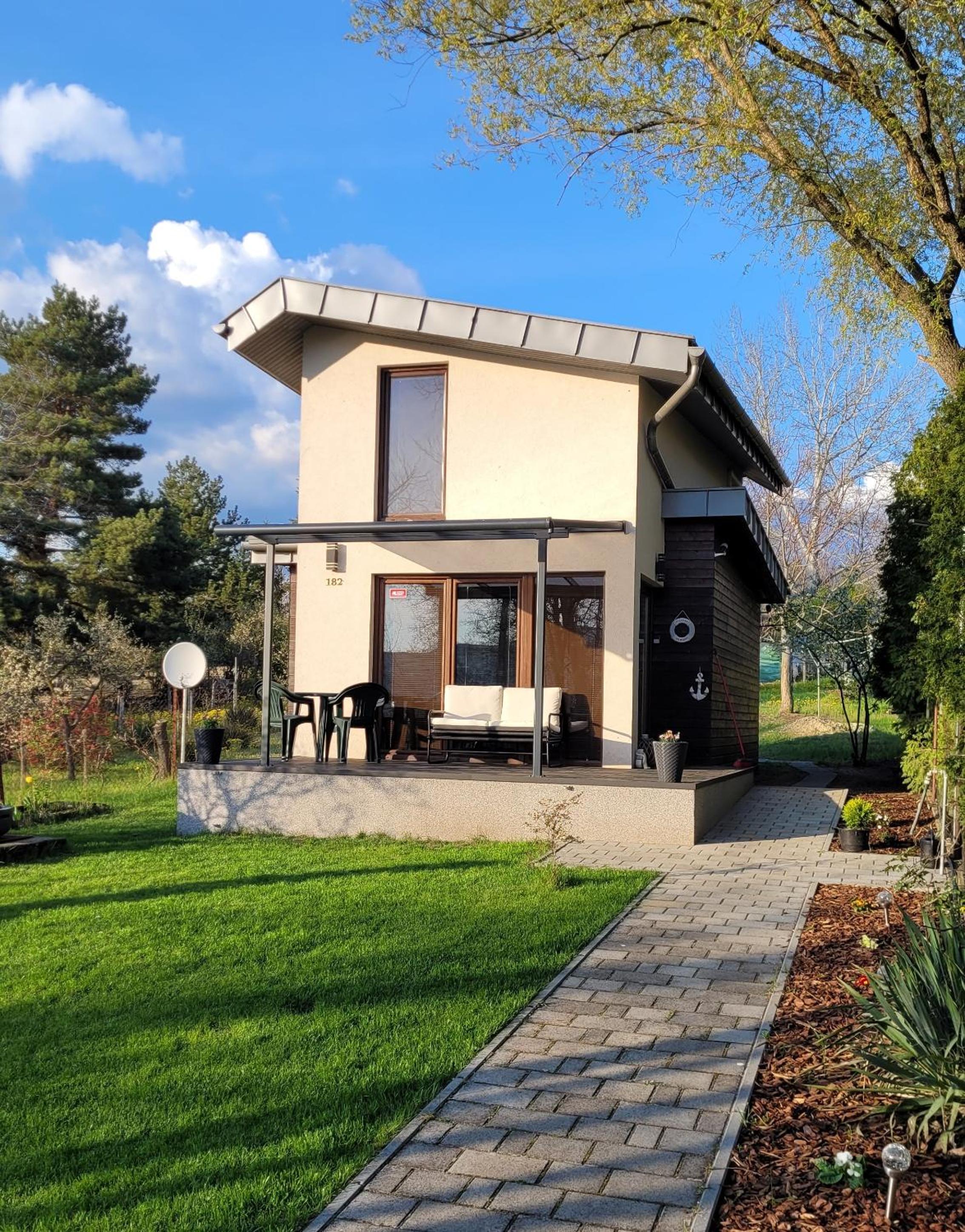 Two-Bedroom House photo 3