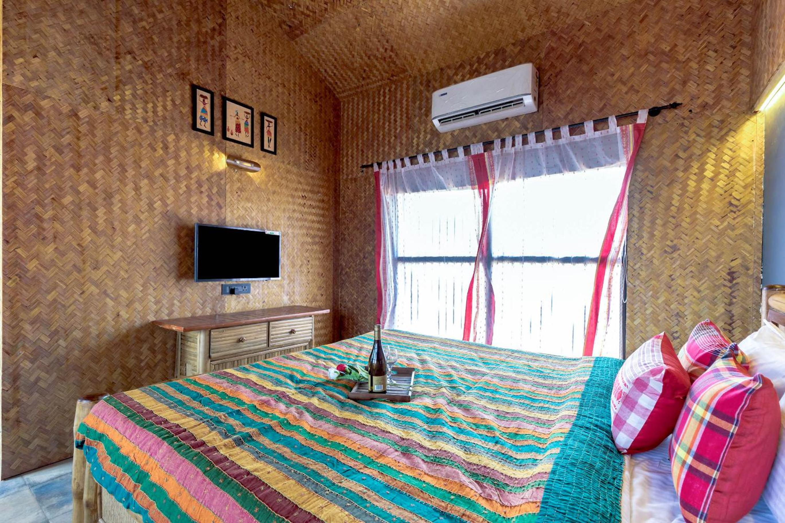 Standard Double Room - Photo 11