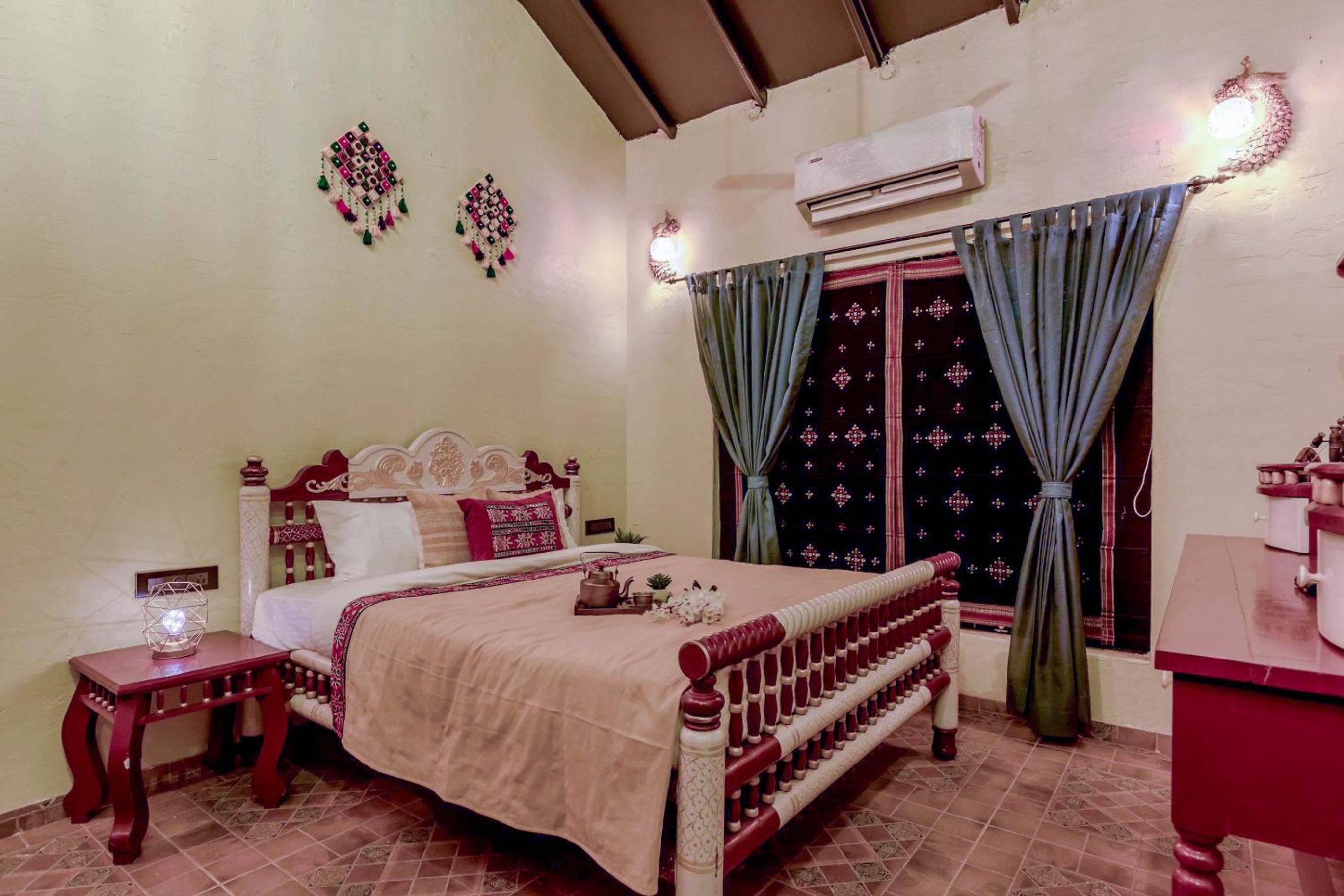 Standard Queen Room - Photo 9