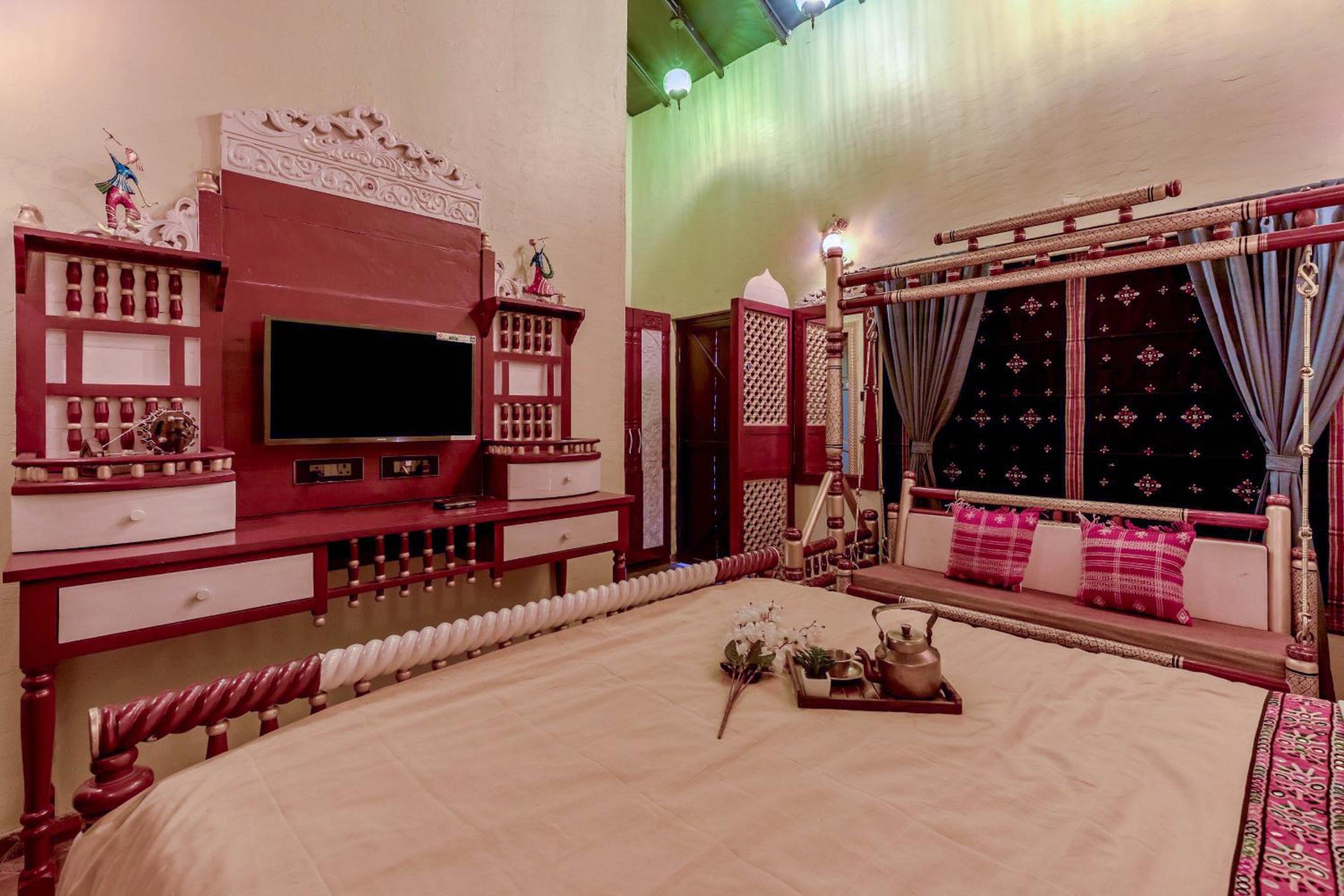 Standard Queen Room - Photo 7