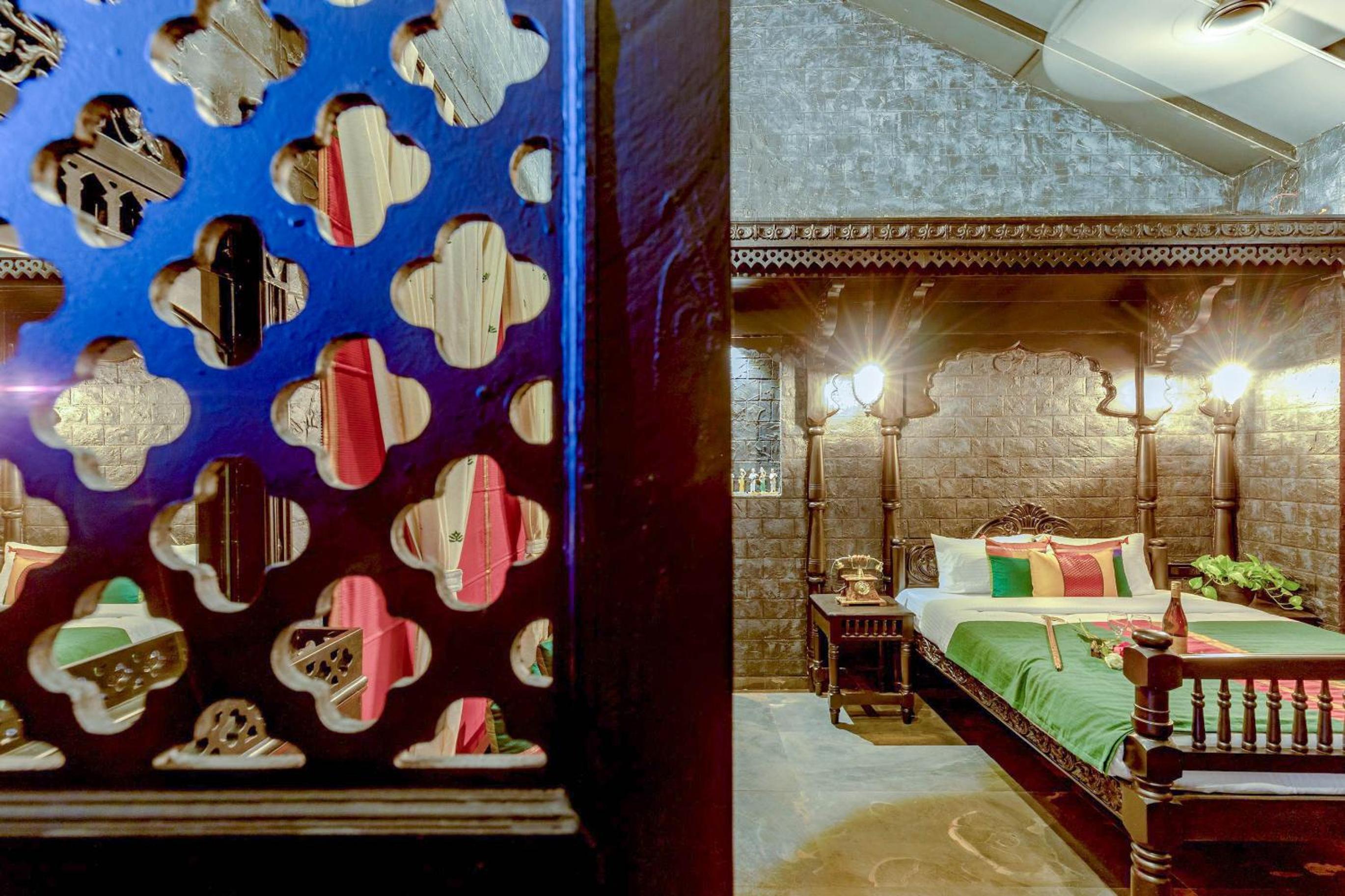 Superior King Room - Photo 23