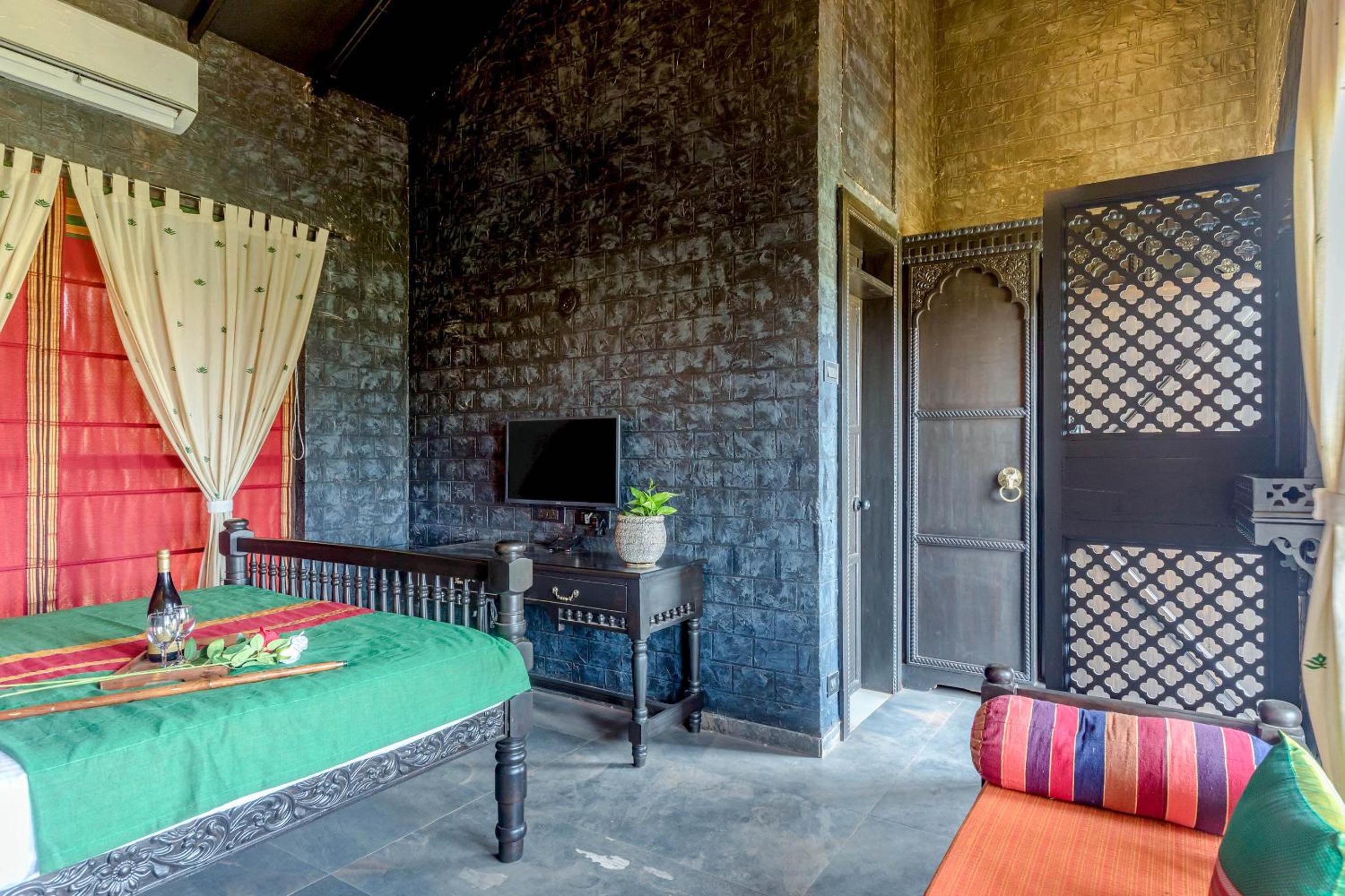 Superior King Room - Photo 5