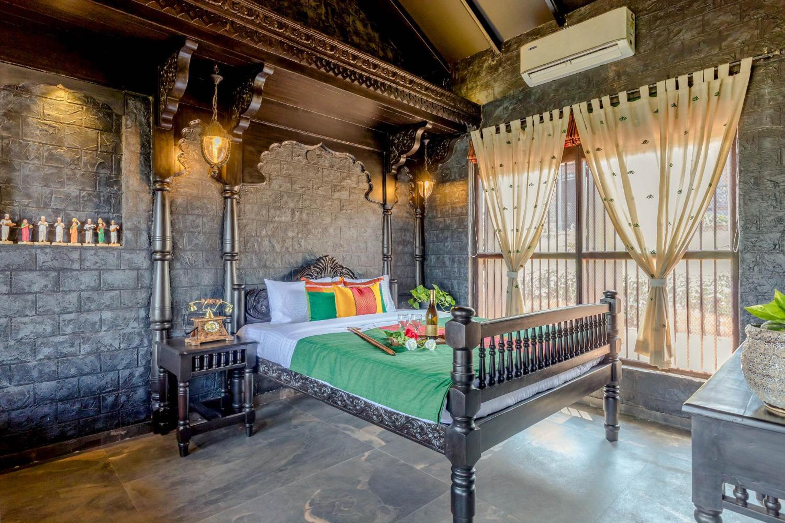 Superior King Room - Photo 15