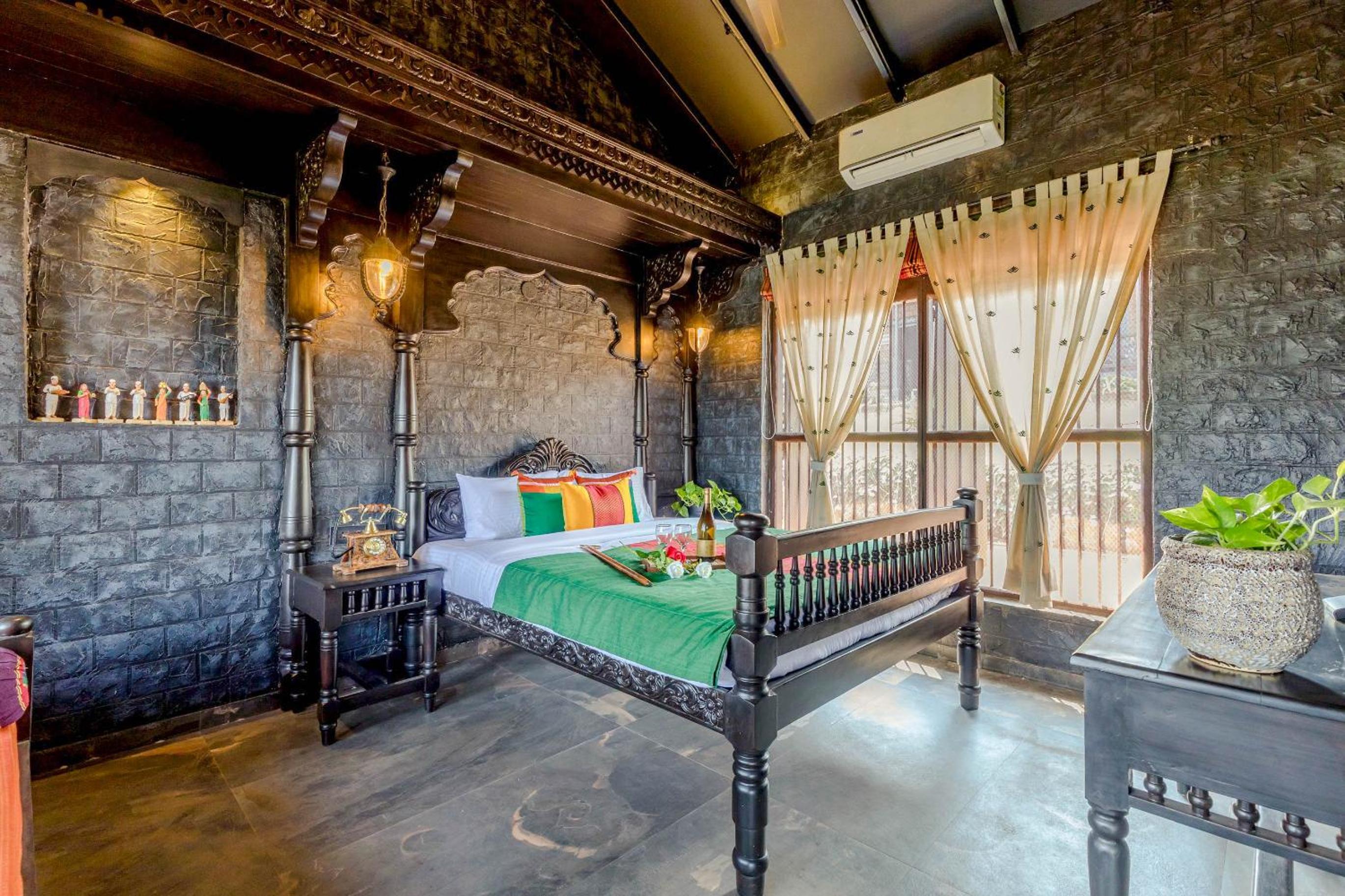 Superior King Room - Photo 20