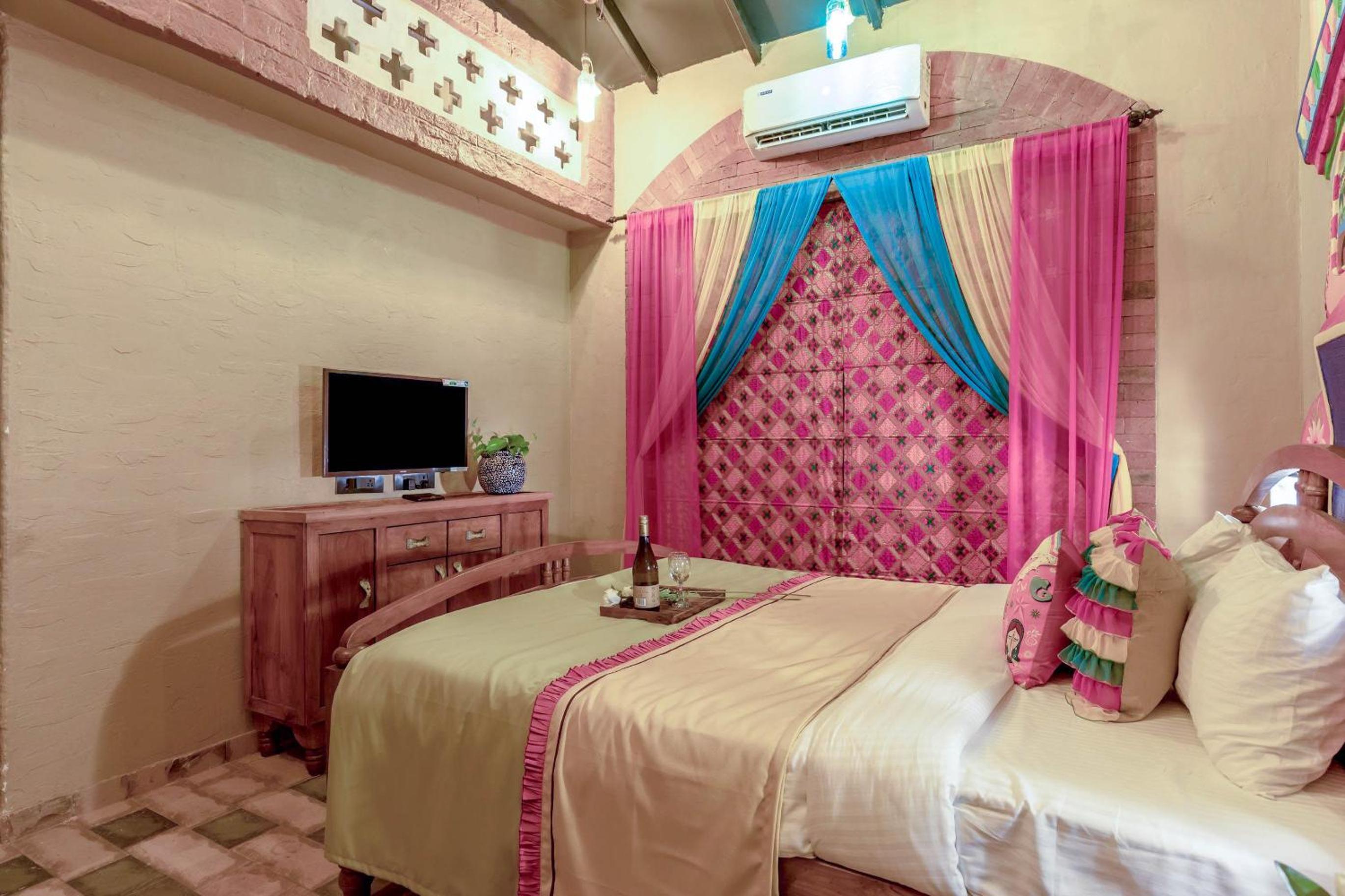 Queen Room - Photo 25