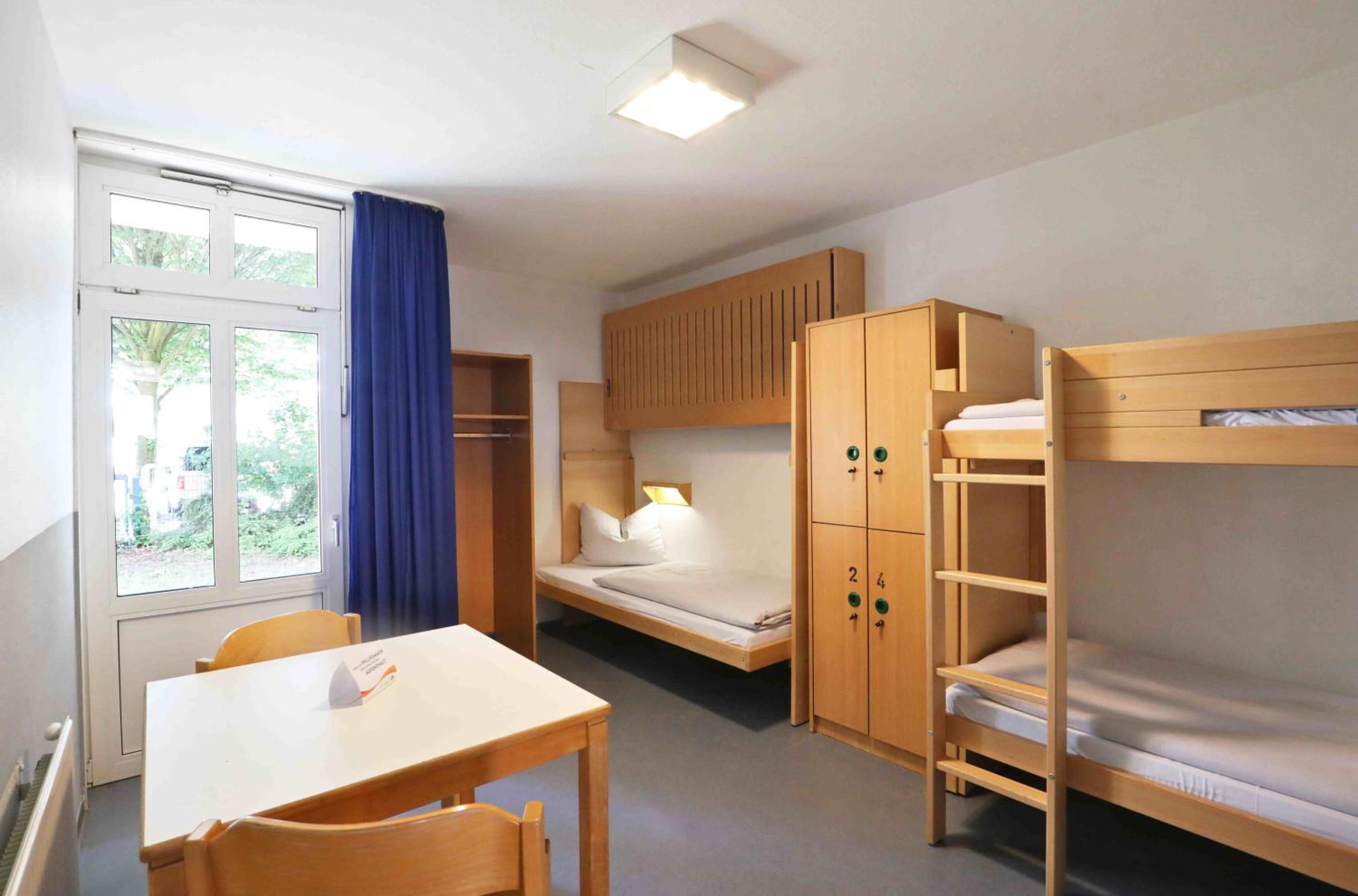 Bett im Vierbettzimmer (Ü 18 geschlechtlich gemischt) photo 2