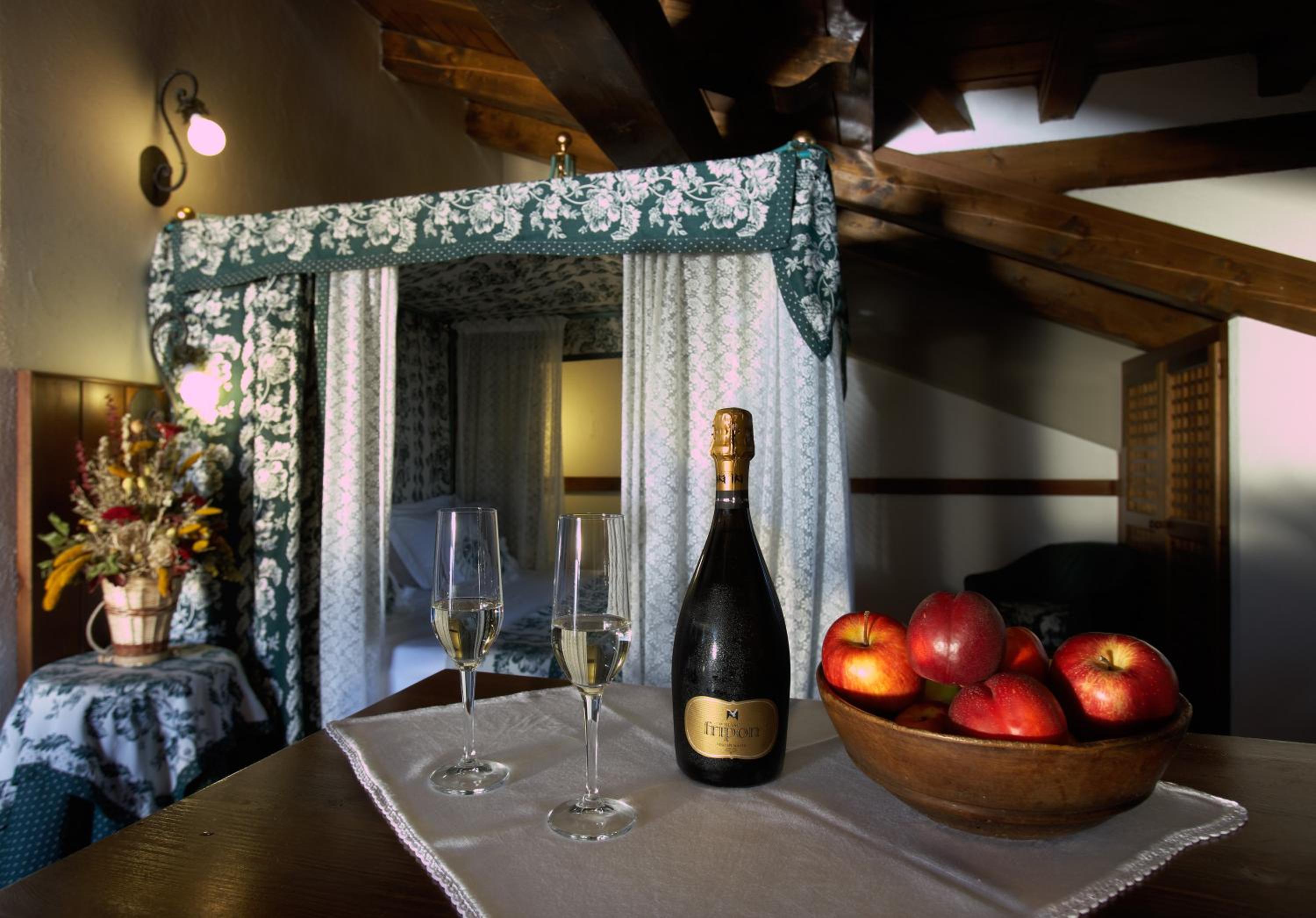 Large Junior Suite photo 3