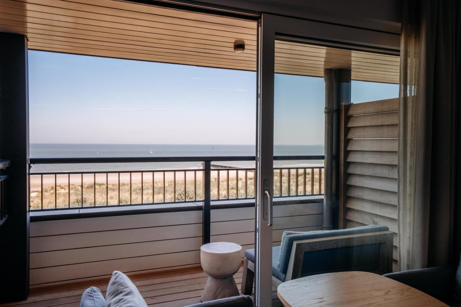 Cosy room sea view photo 3