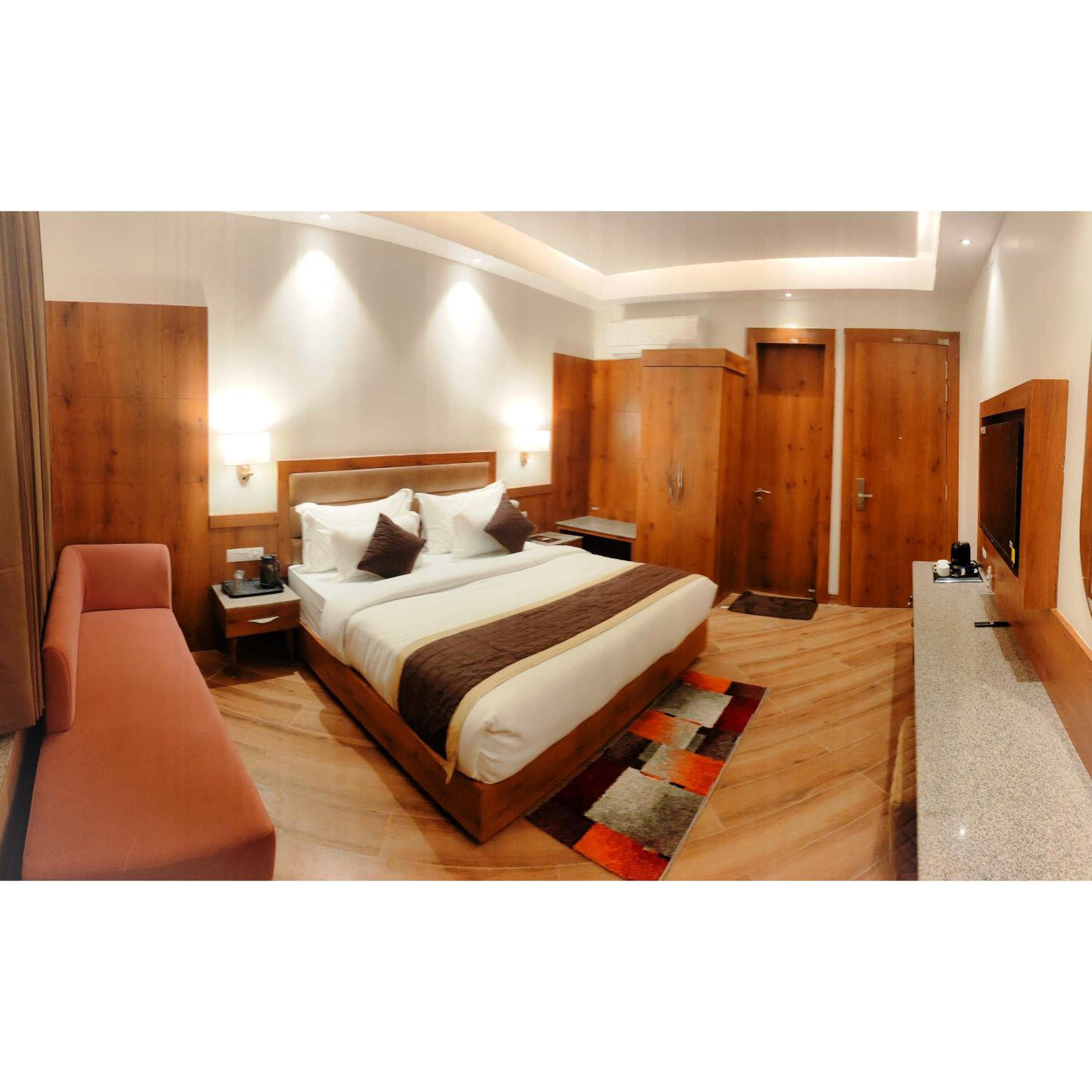Deluxe Double Room - Photo 1