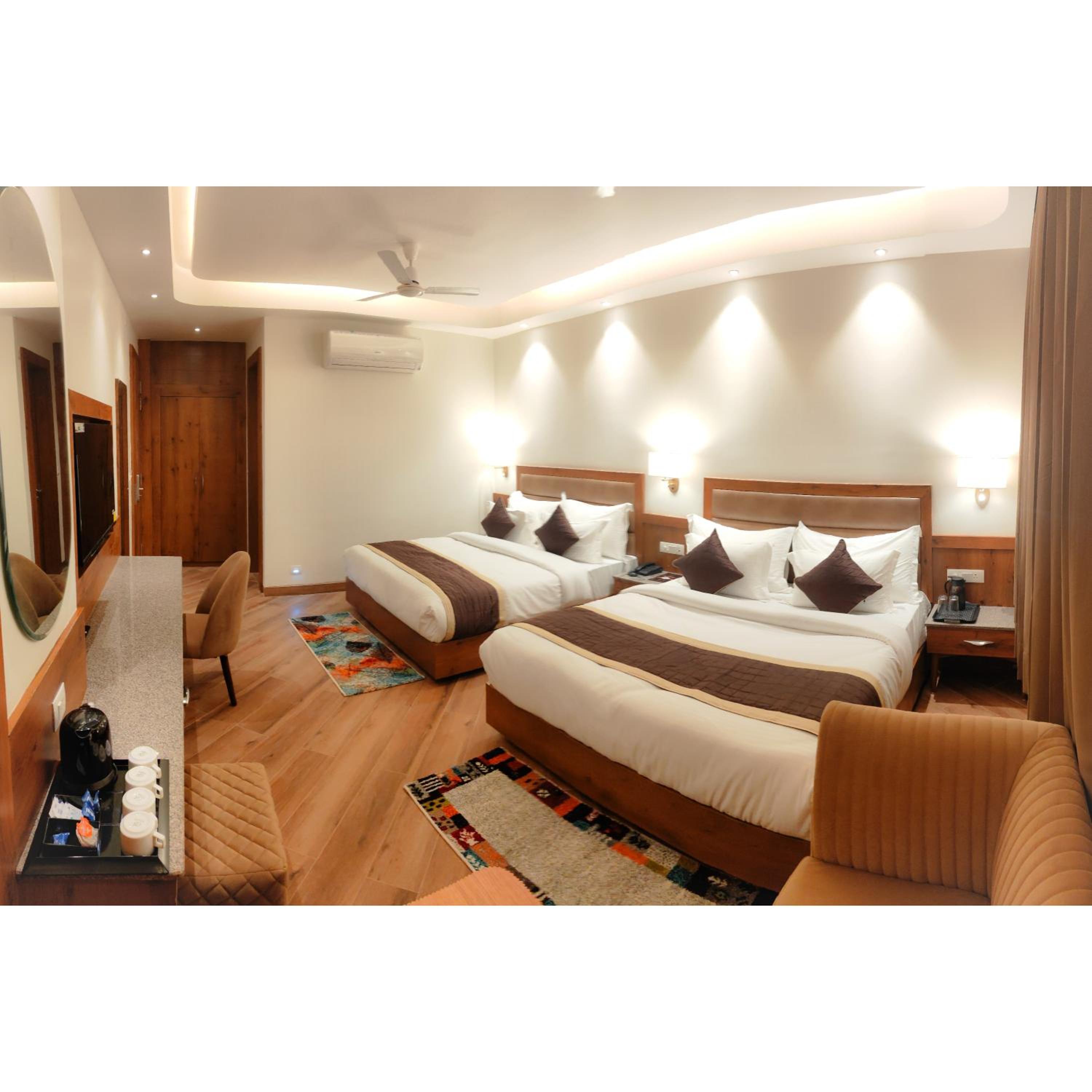 Deluxe Family Room - Photo 2