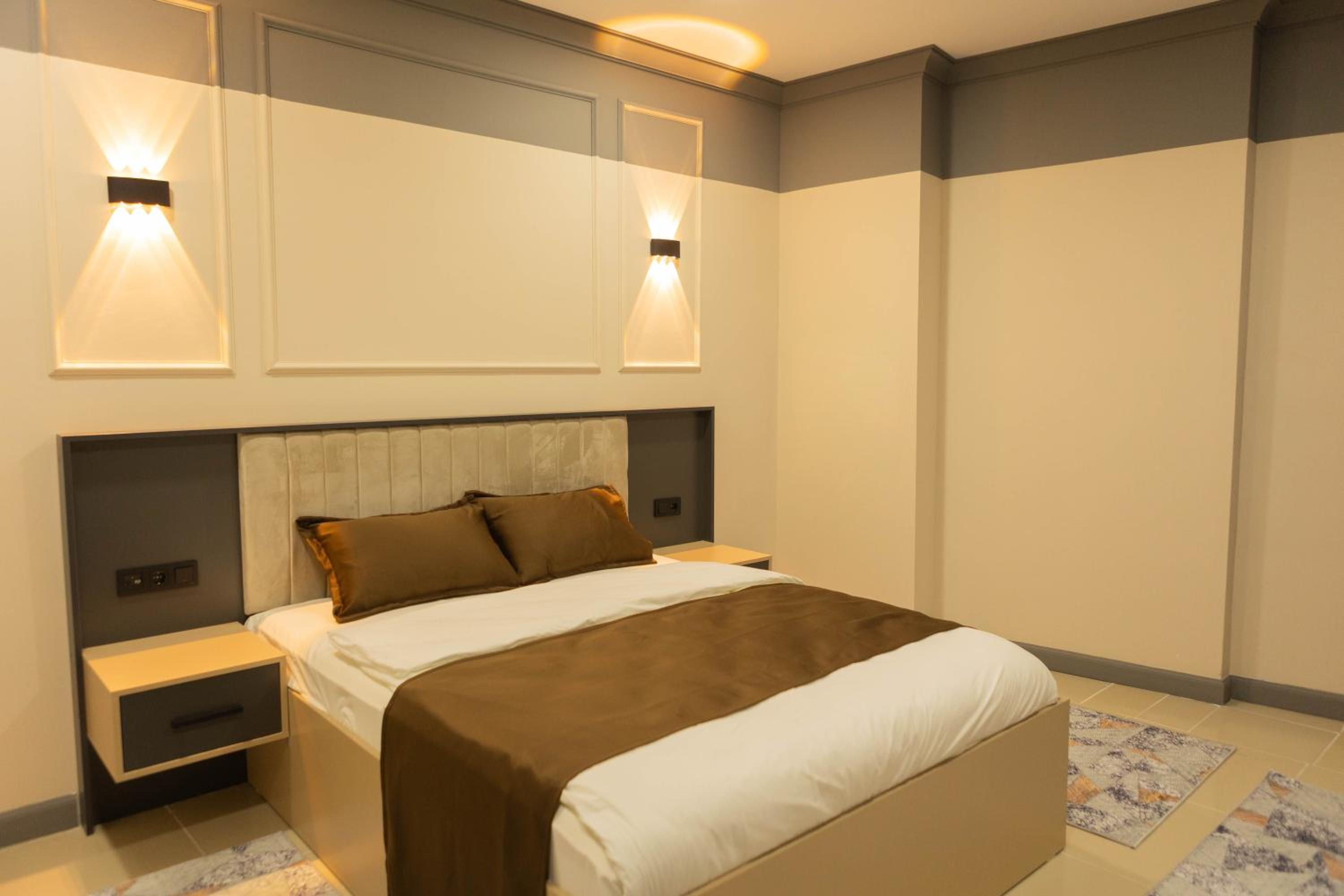 Deluxe Family Suite - Photo 3