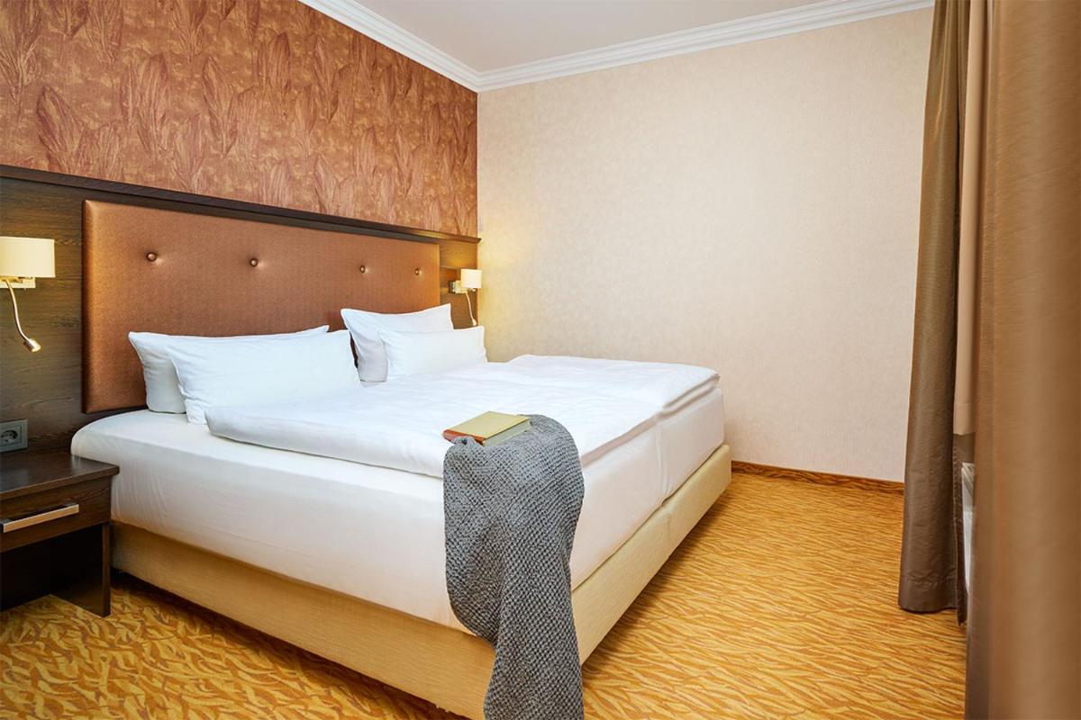 Junior Suite - Land Side