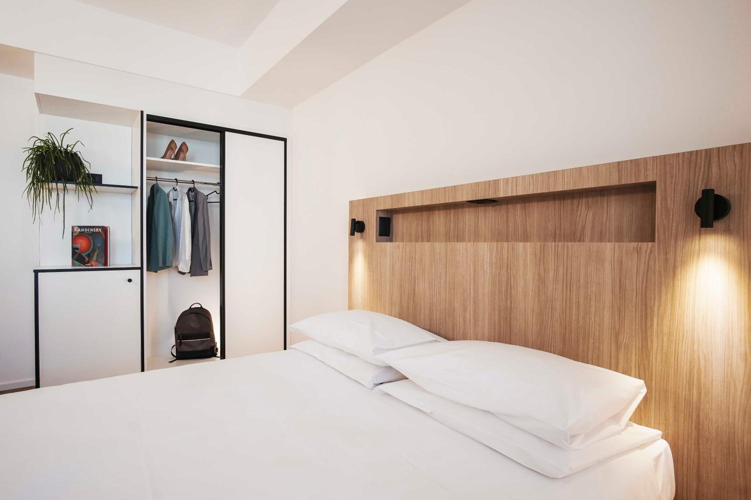 Standard Double Room - Photo 4