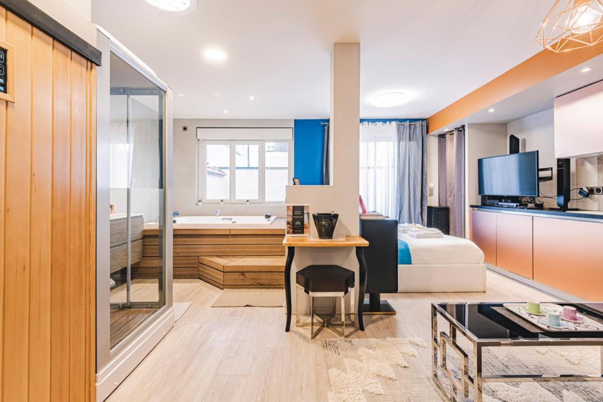 Deluxe Apartment with Spa Bath and Terrace