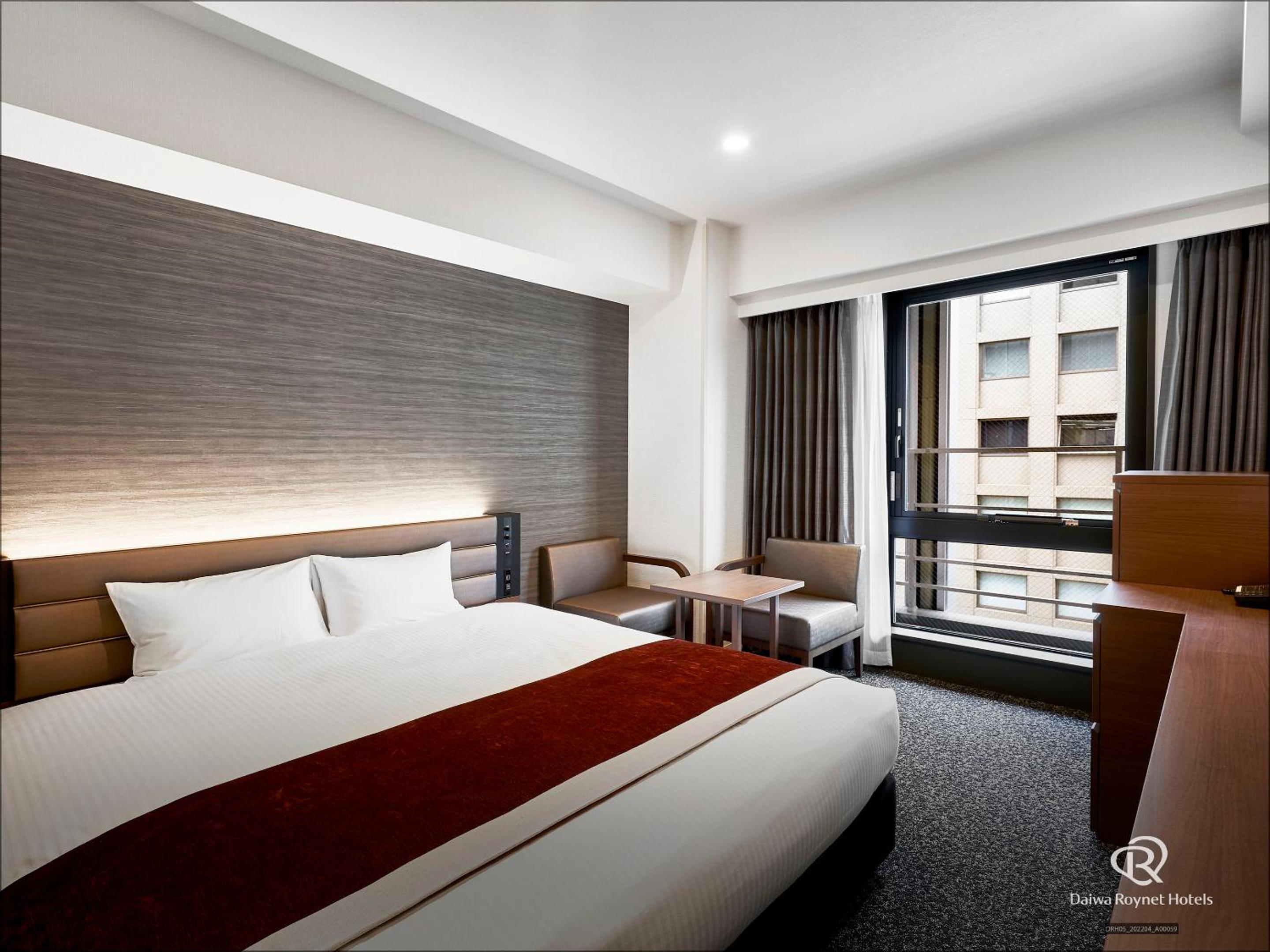 Deluxe King Room - Non-Smoking - Photo 1