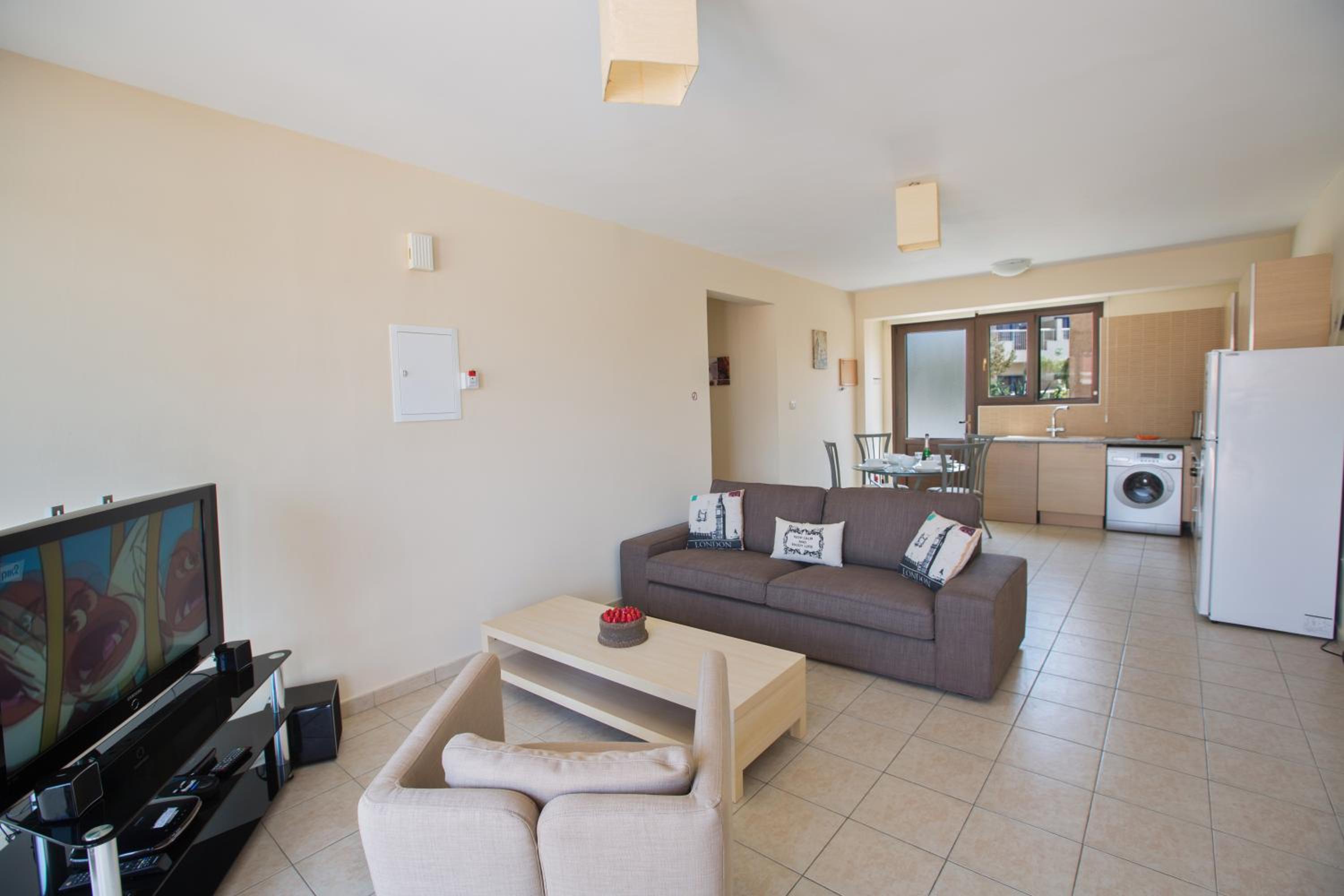 One-Bedroom Apartment - Ground Floor (001) photo 1