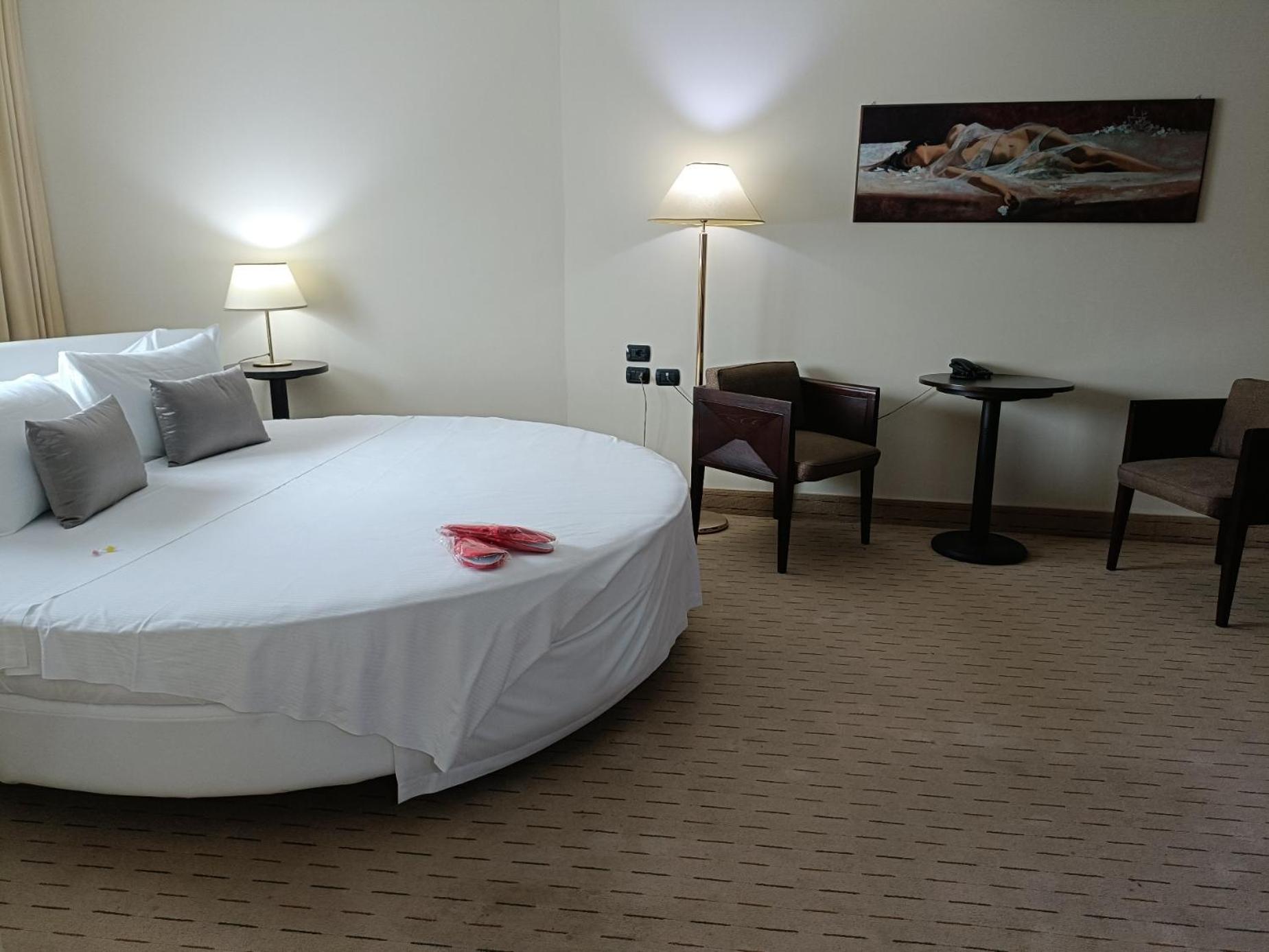Deluxe Junior Suite - Photo 4