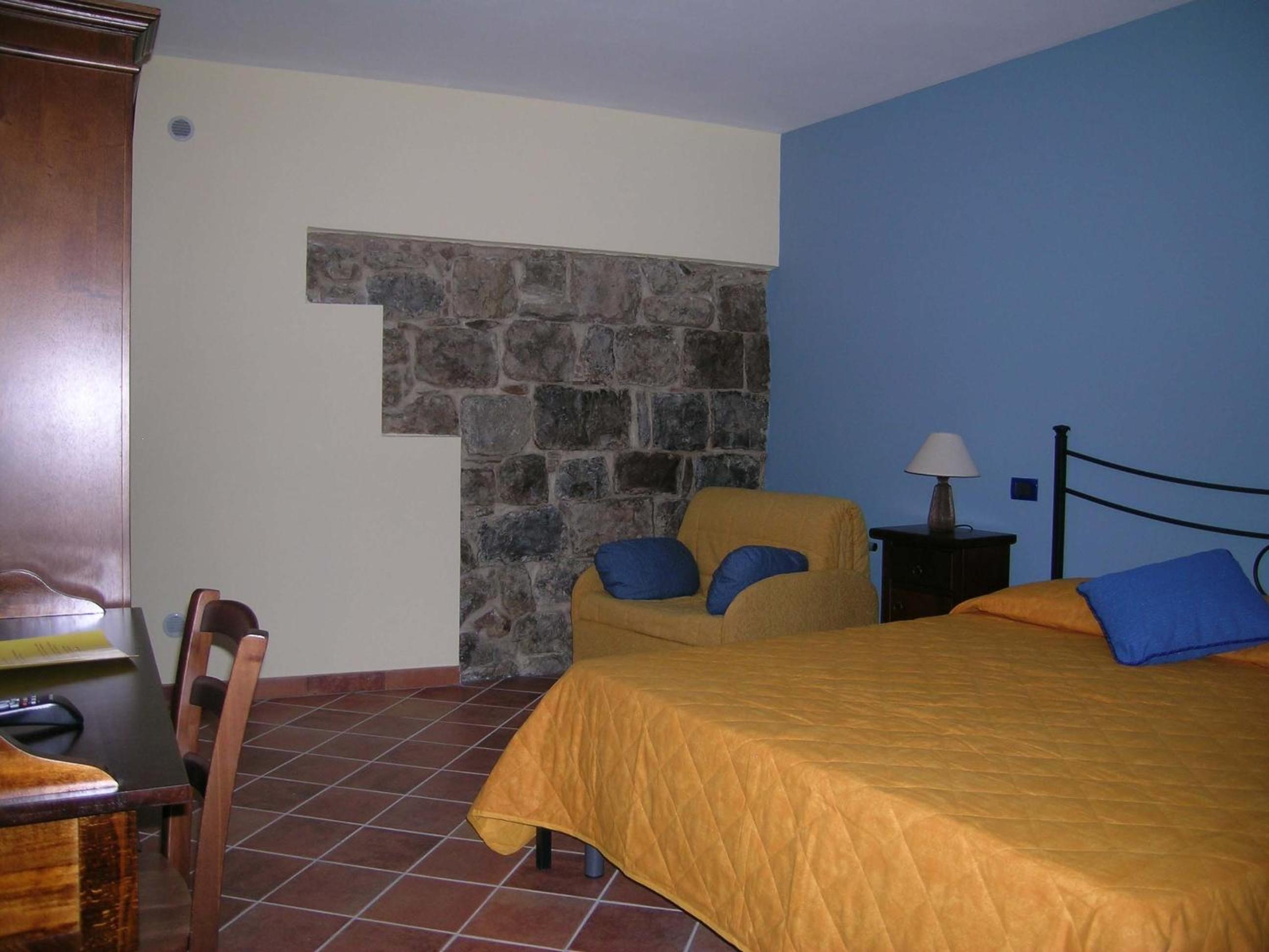 Standard Triple Room photo 3