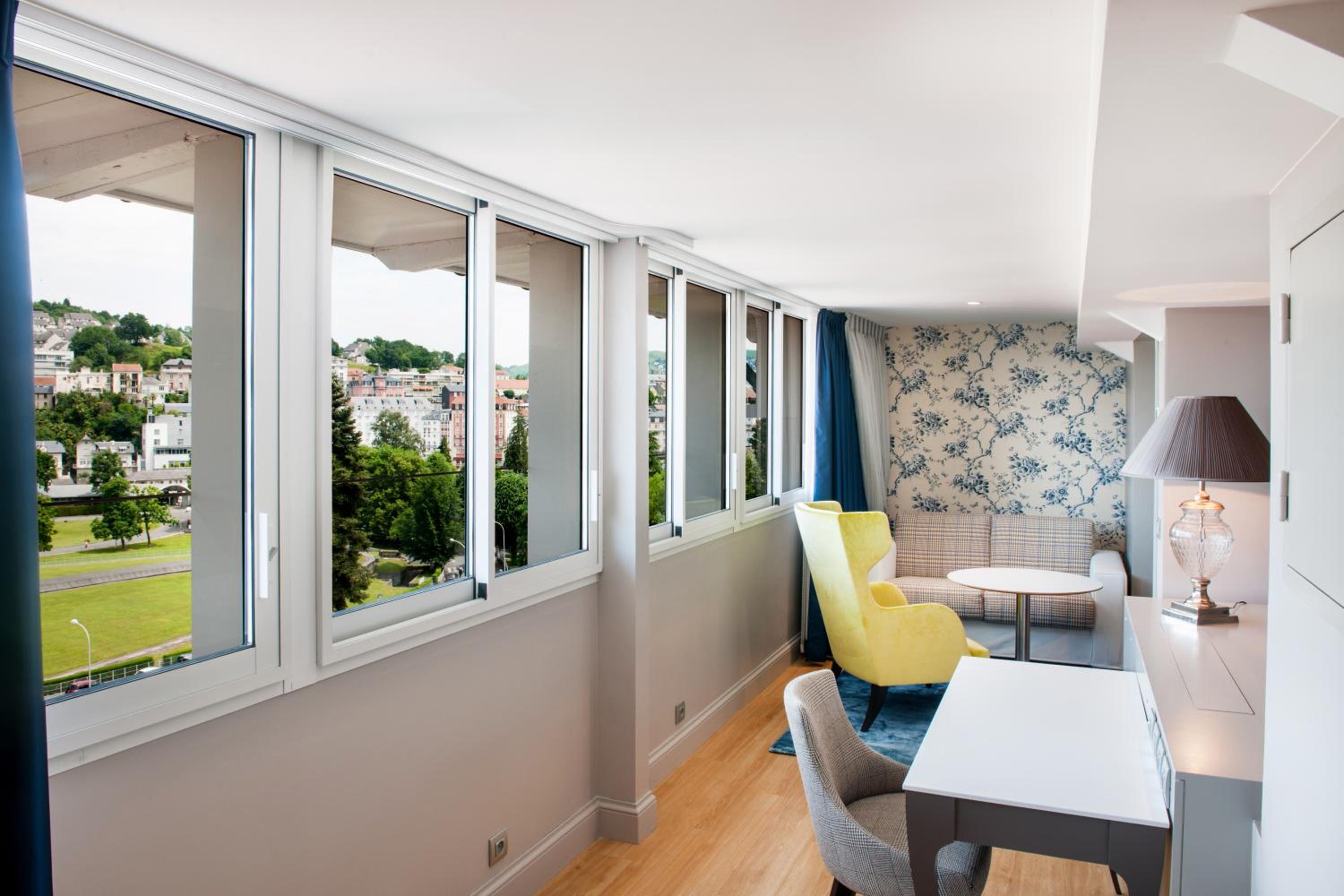 Privilege Suite - Photo 2