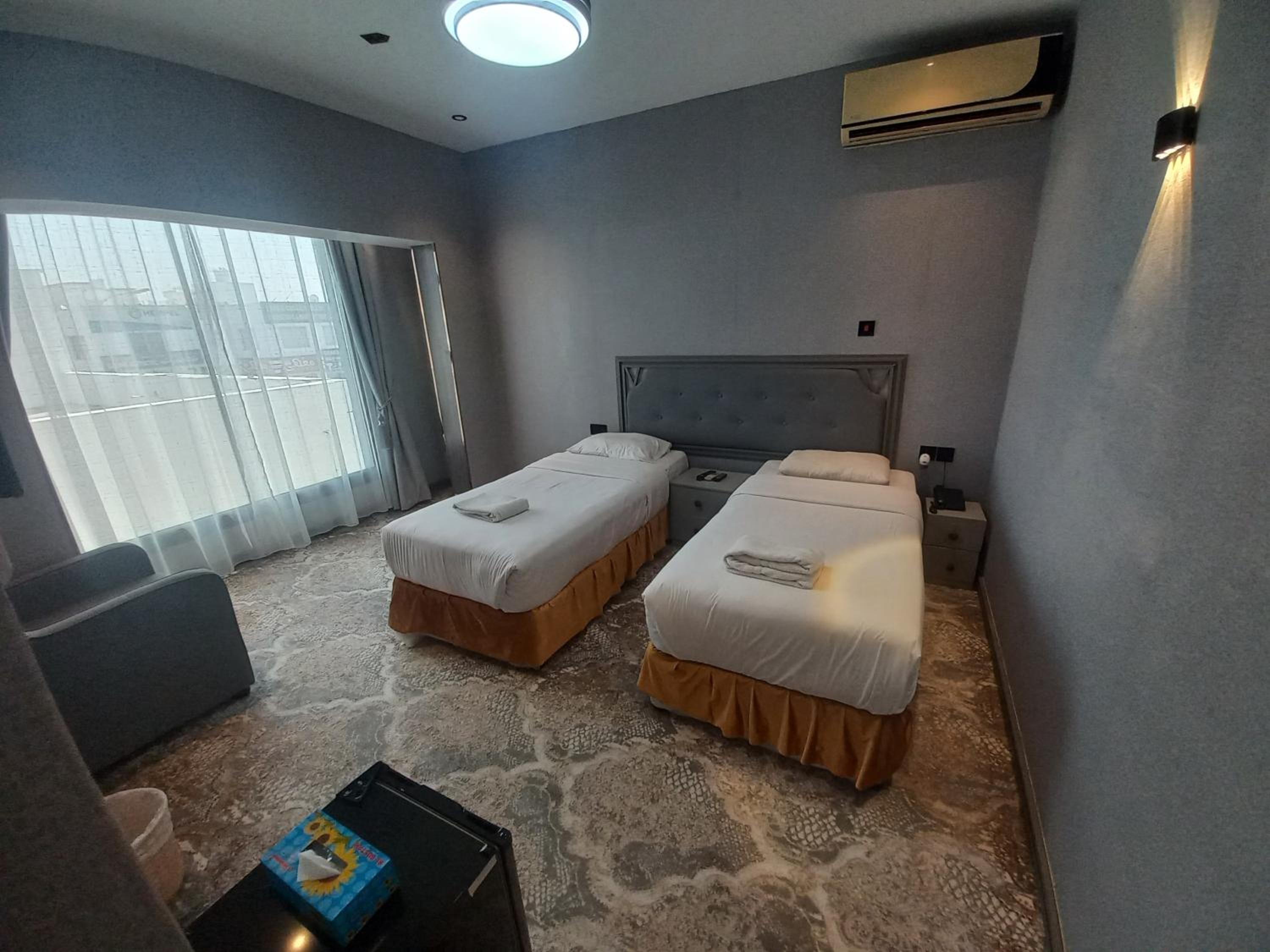 Small Twin Room - Photo 1