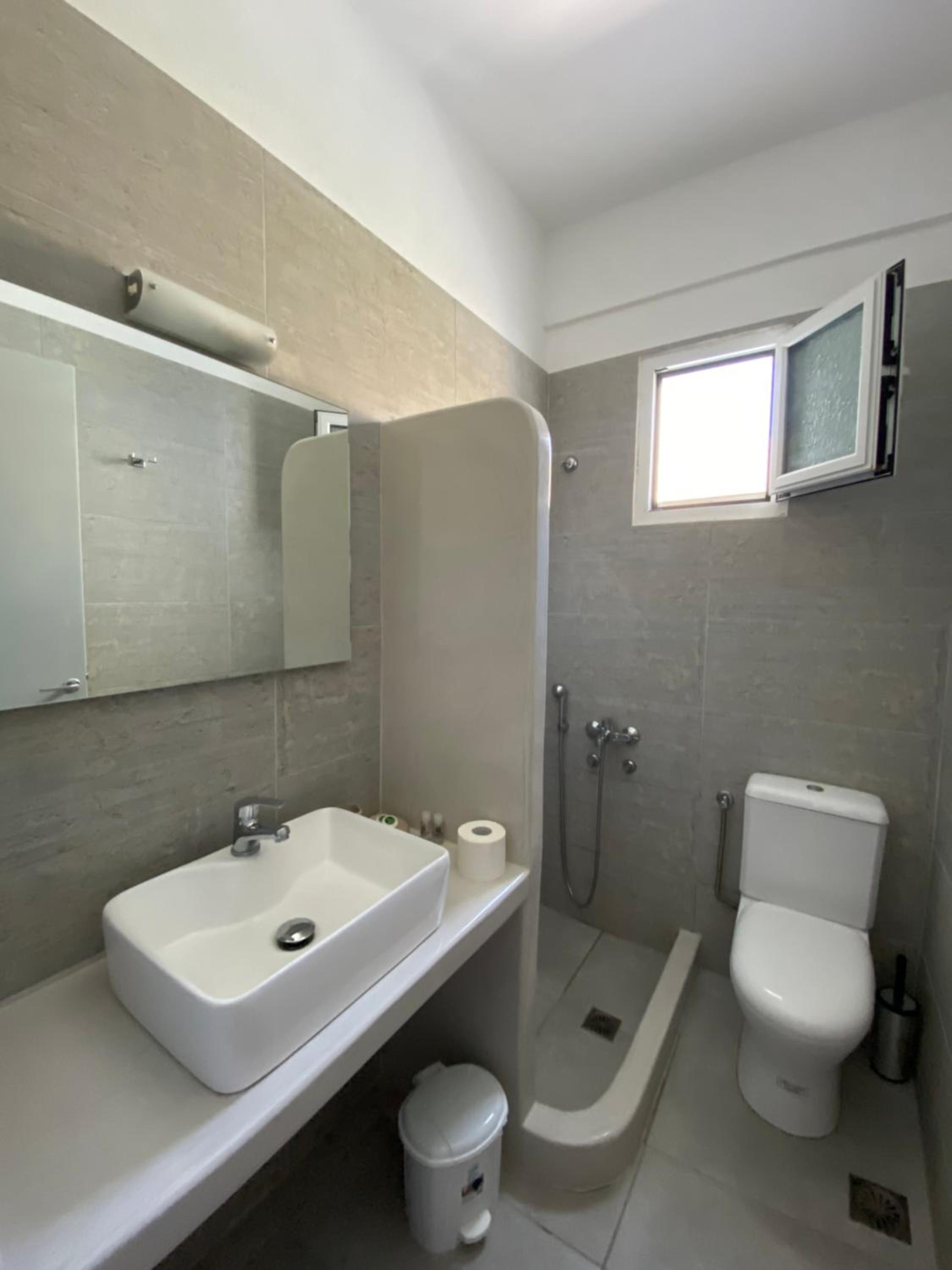 Double or Twin Room - Photo 6