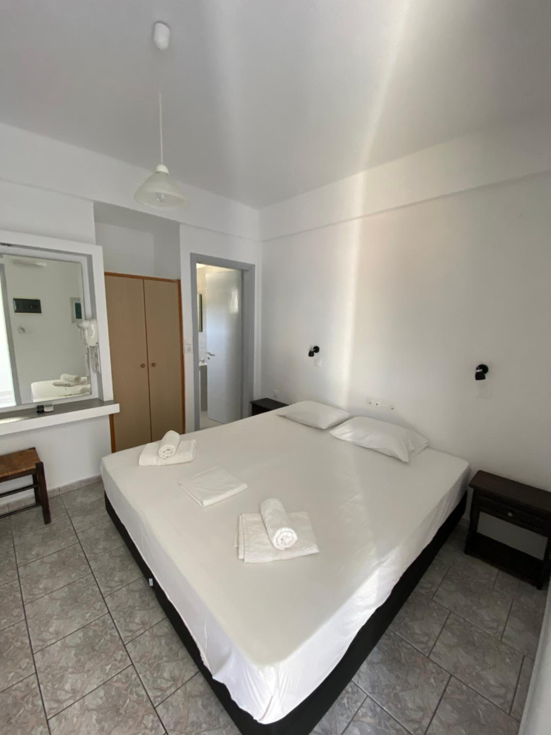 Double or Twin Room - Photo 2