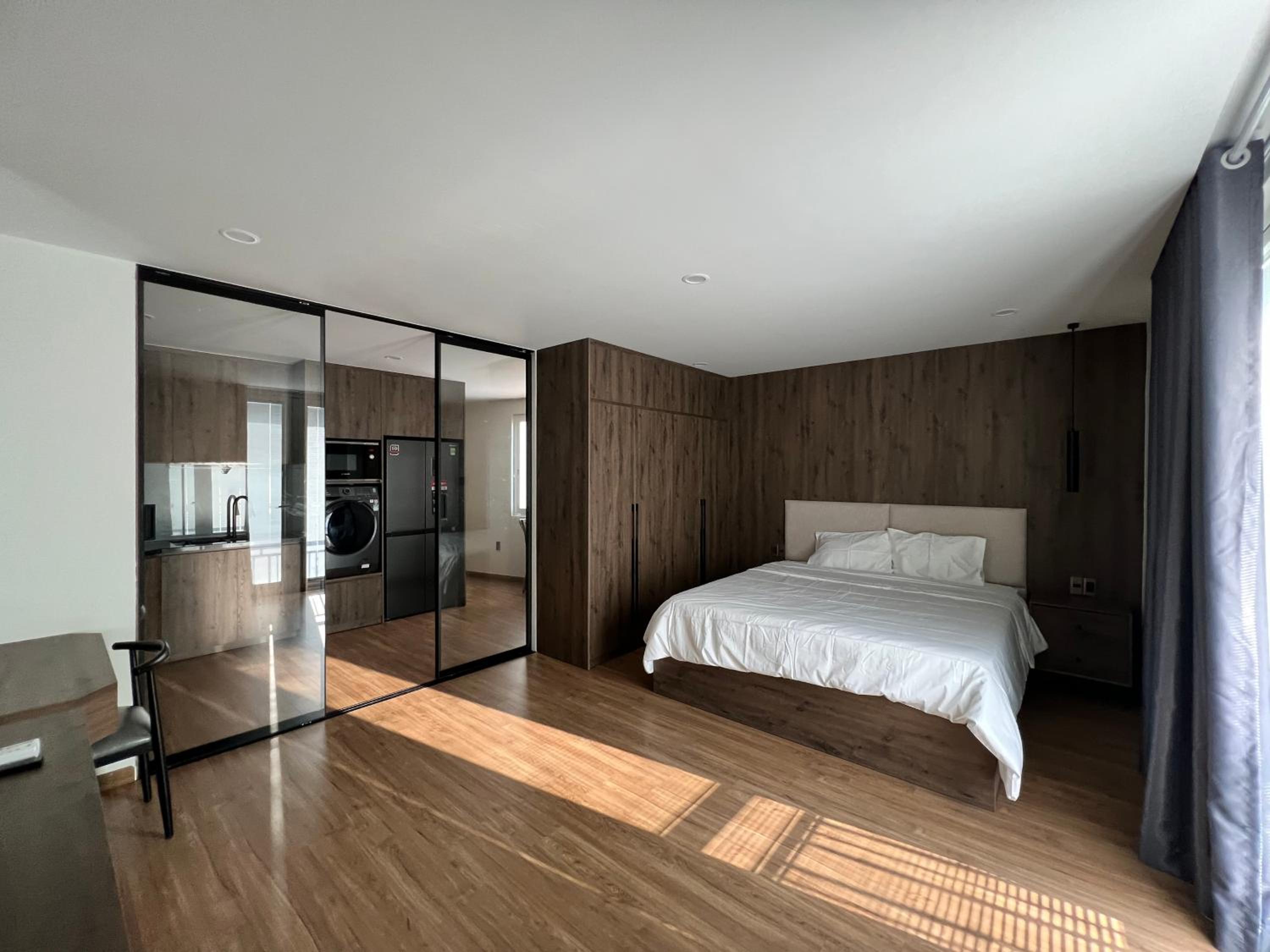 One-Bedroom Apartment photo 1