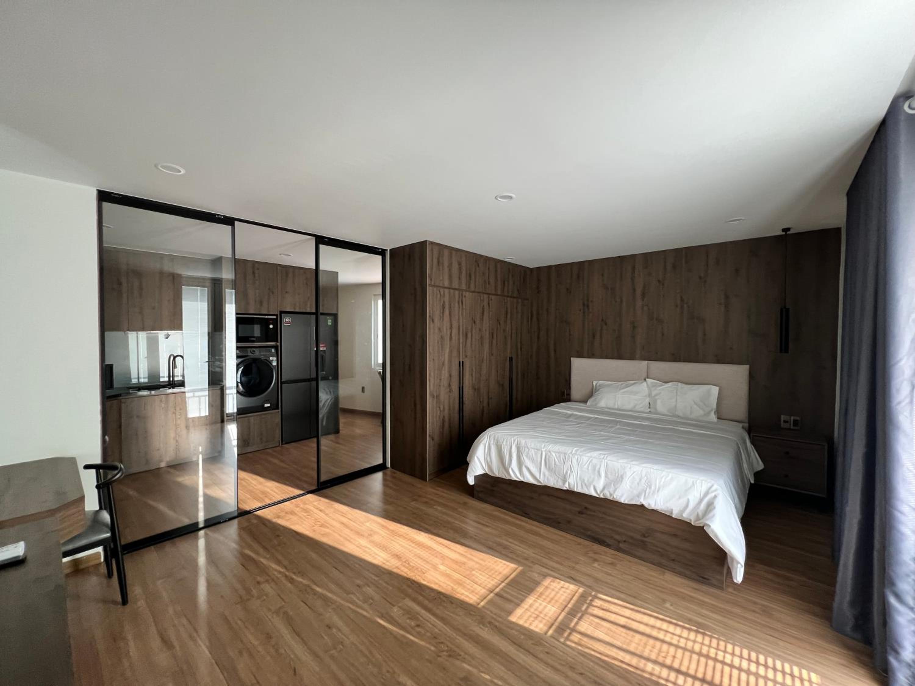 One-Bedroom Apartment photo 1