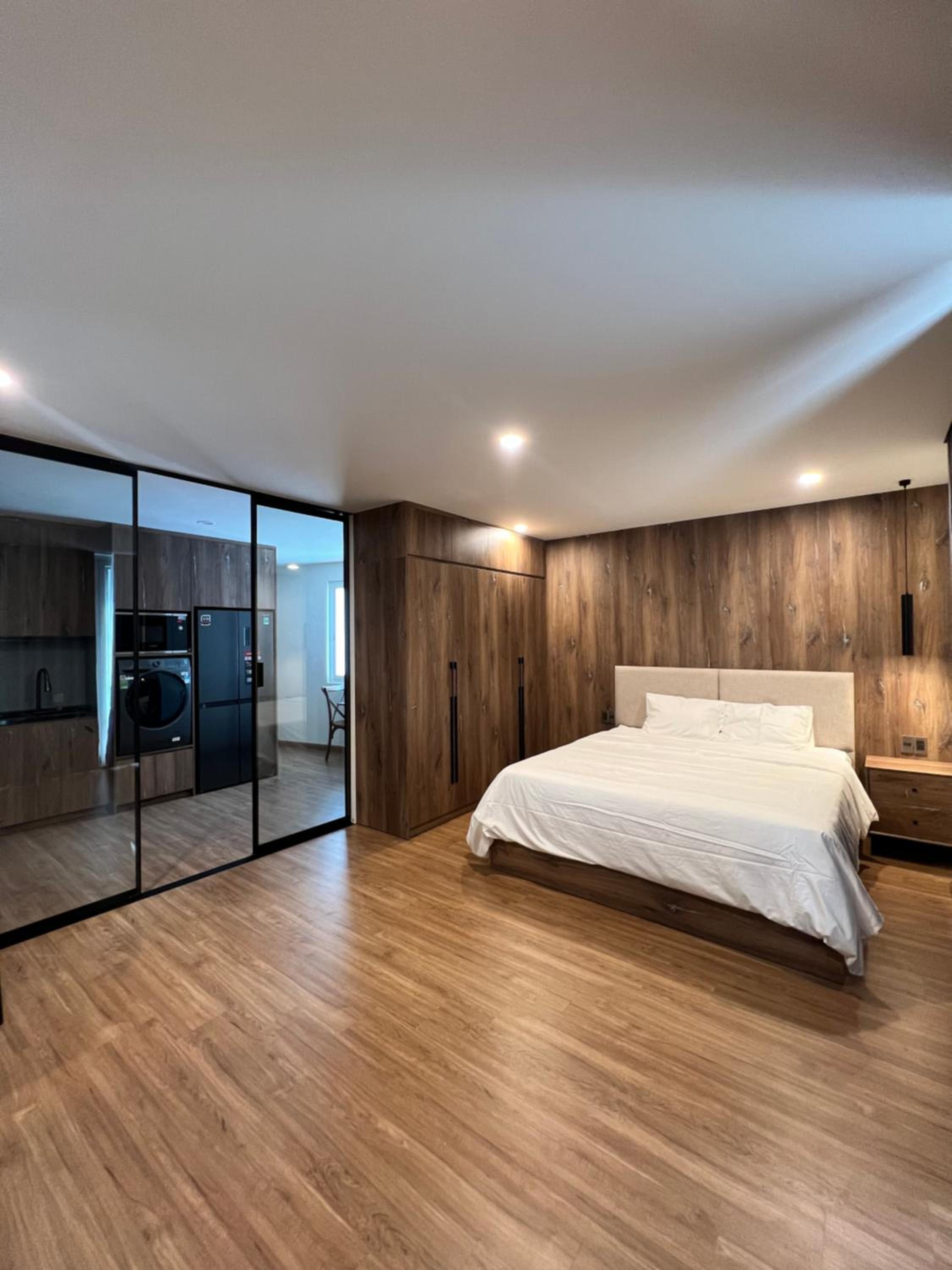 One-Bedroom Apartment photo 2