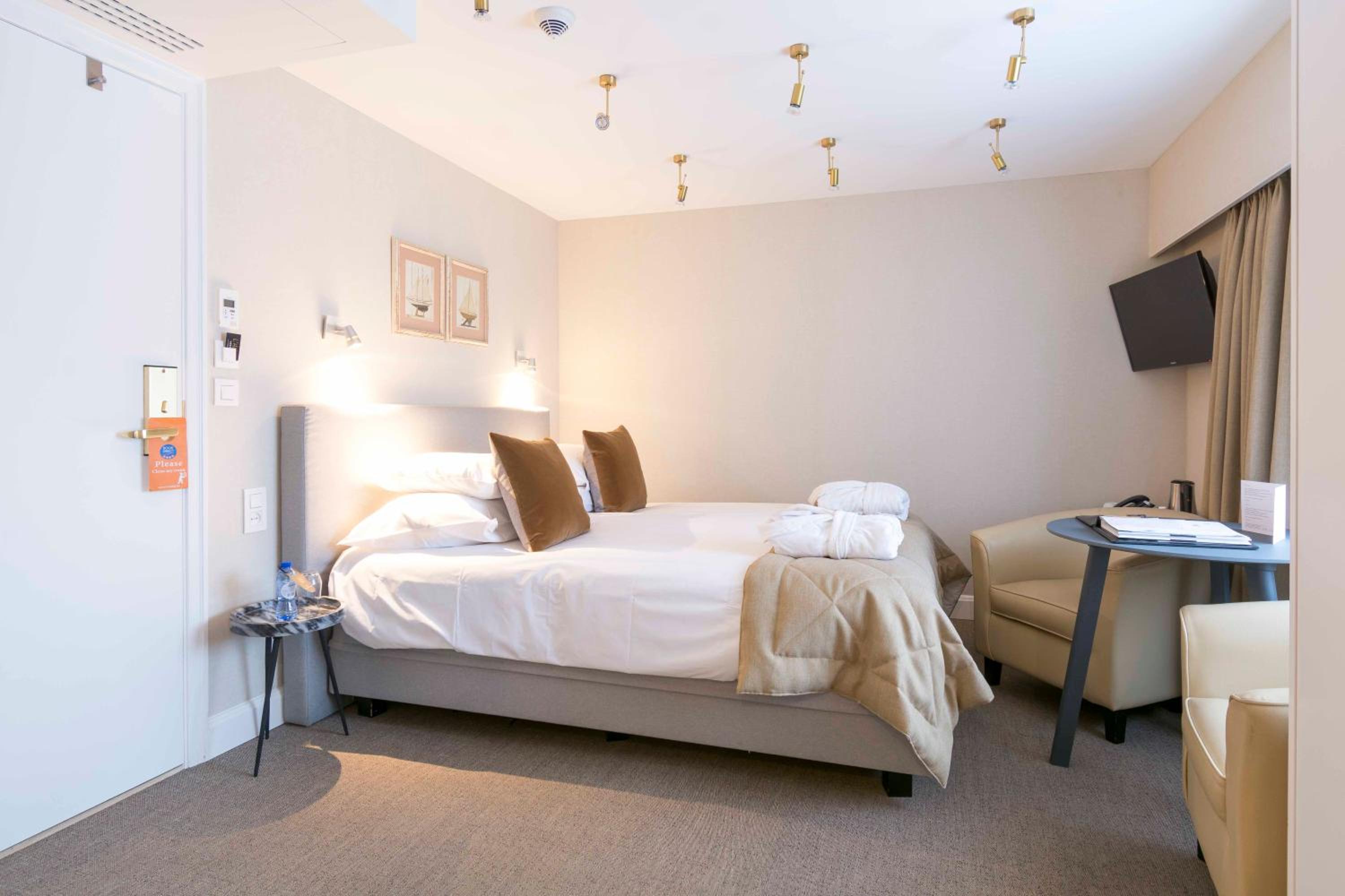 Standard Double Room photo 2