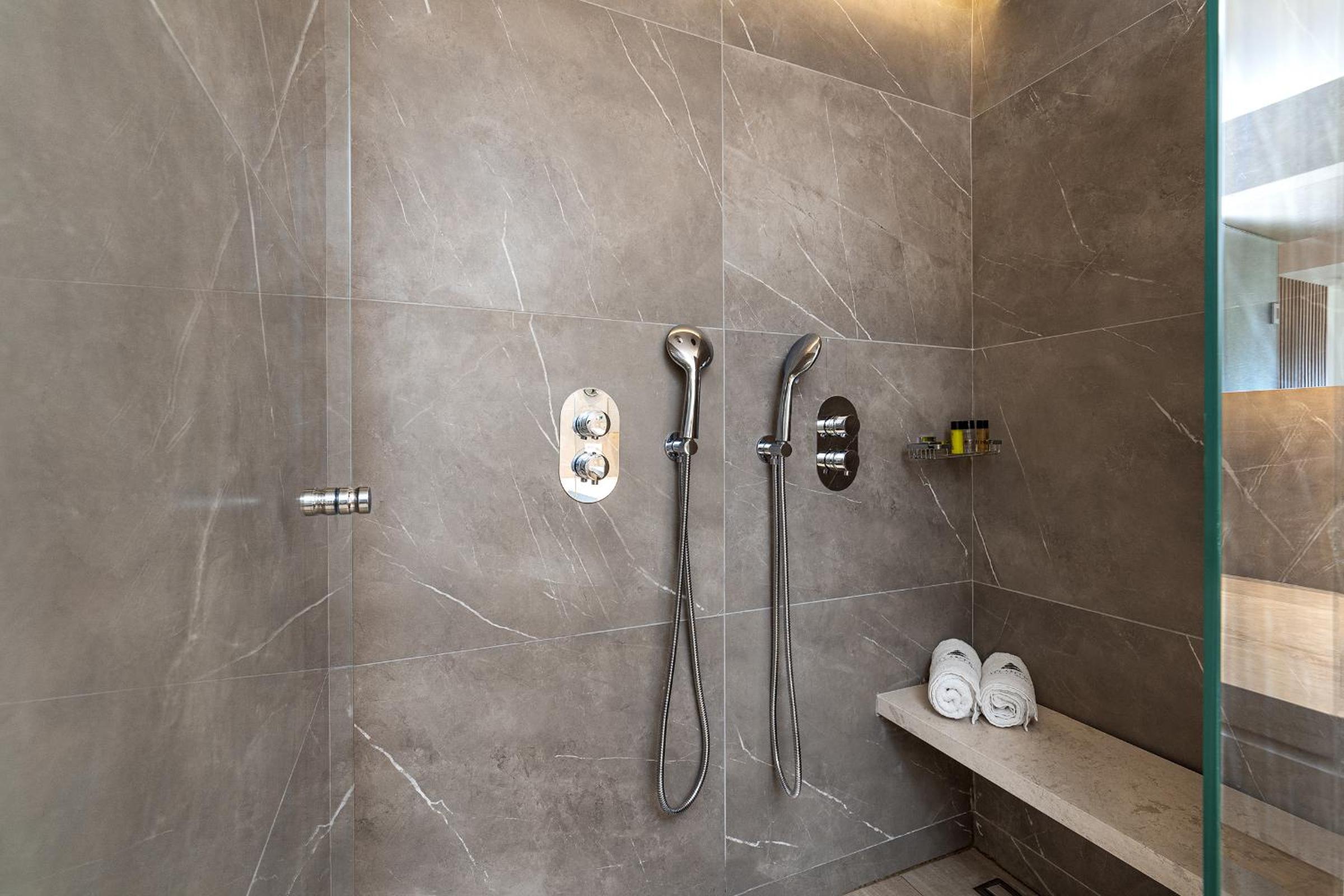 Premium Double Room Inland View - Photo 7