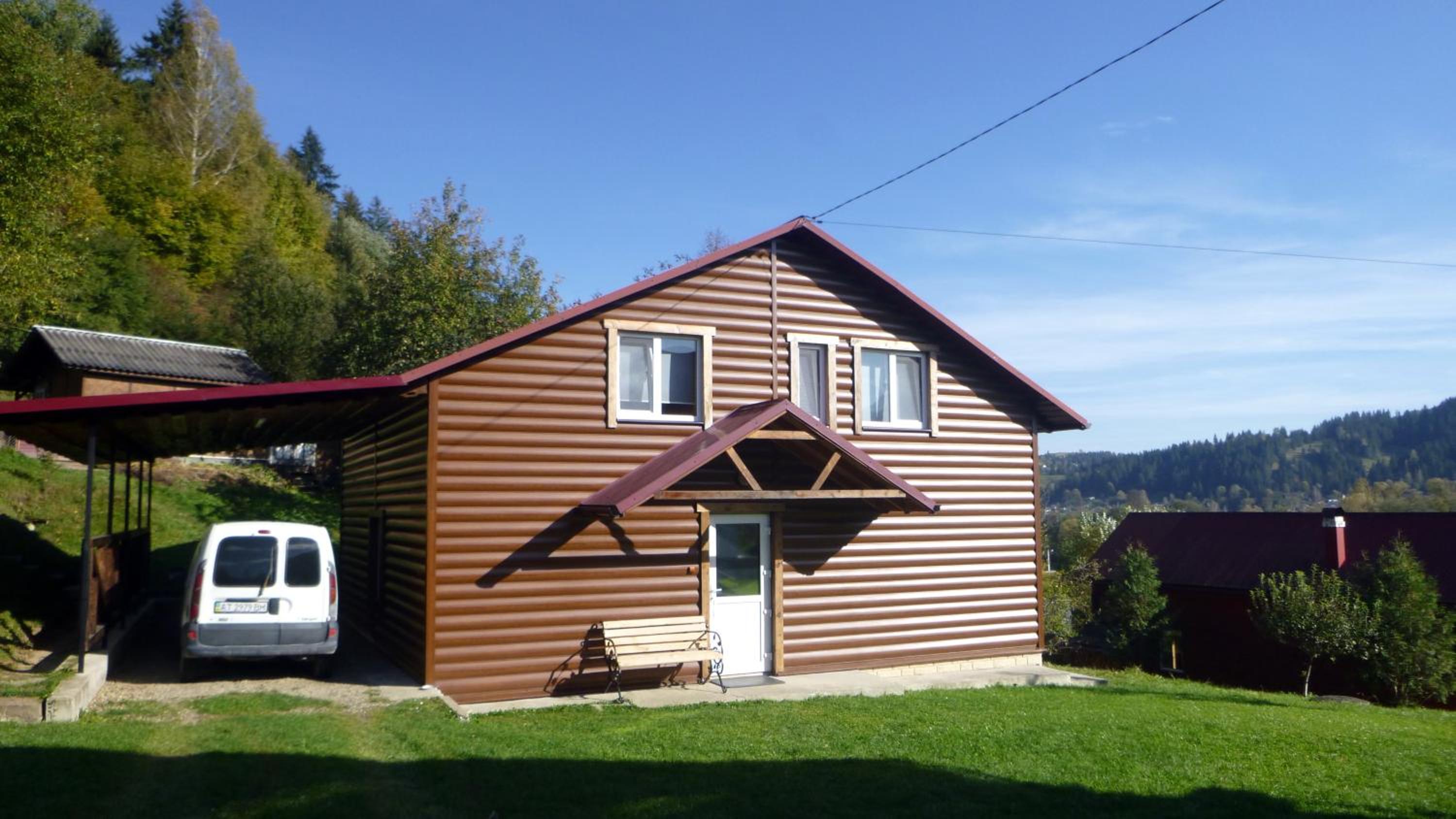 Six-Bedroom House photo 1