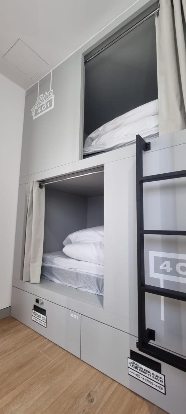 Litera en habitación compartida de mujeres