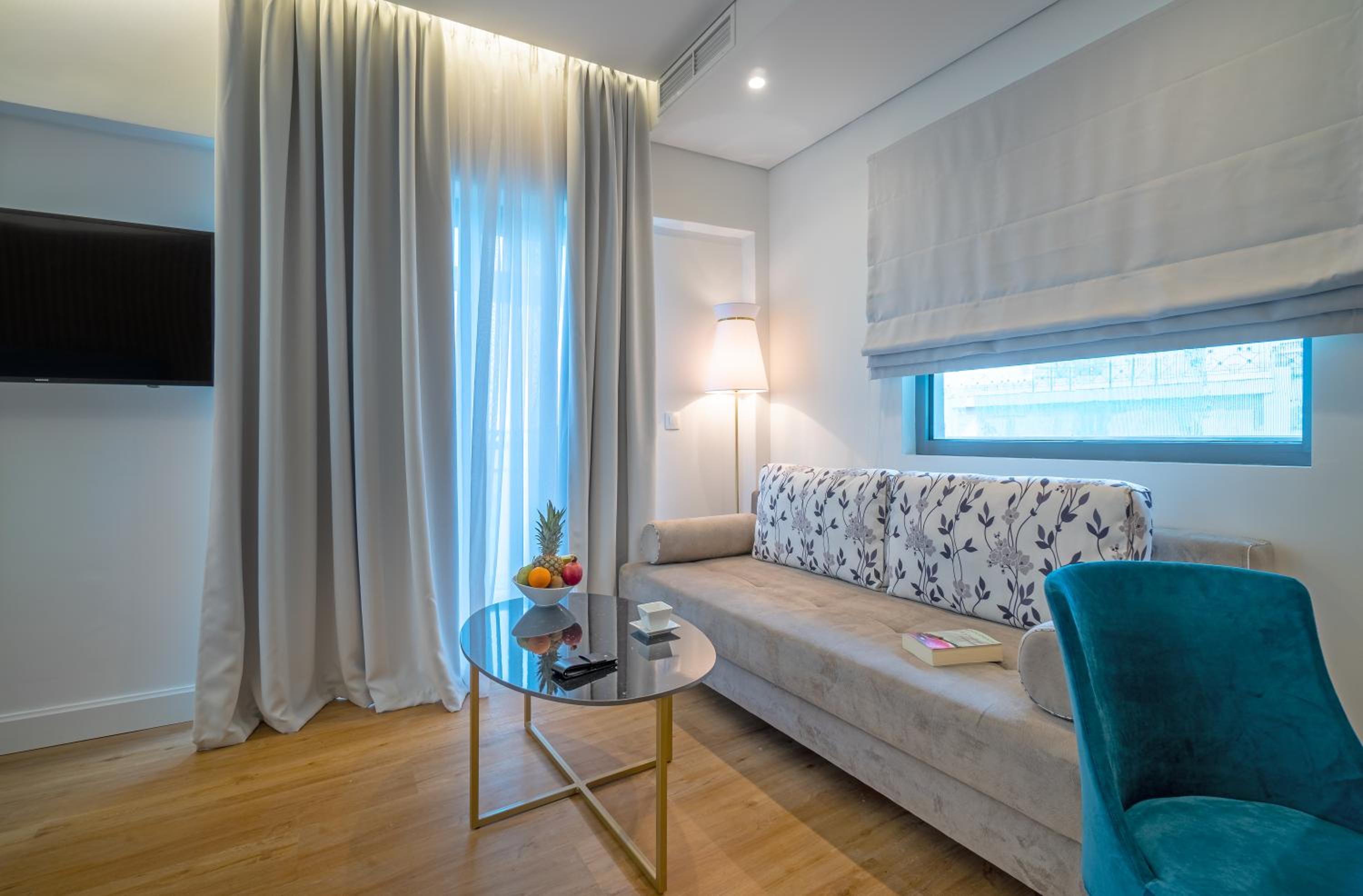 Deluxe Suite with Spa Bath