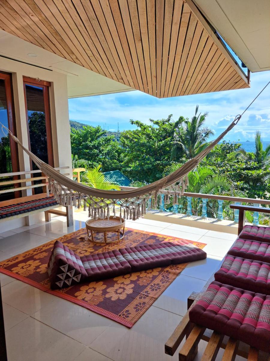 Villa with Sea View - Photo 3
