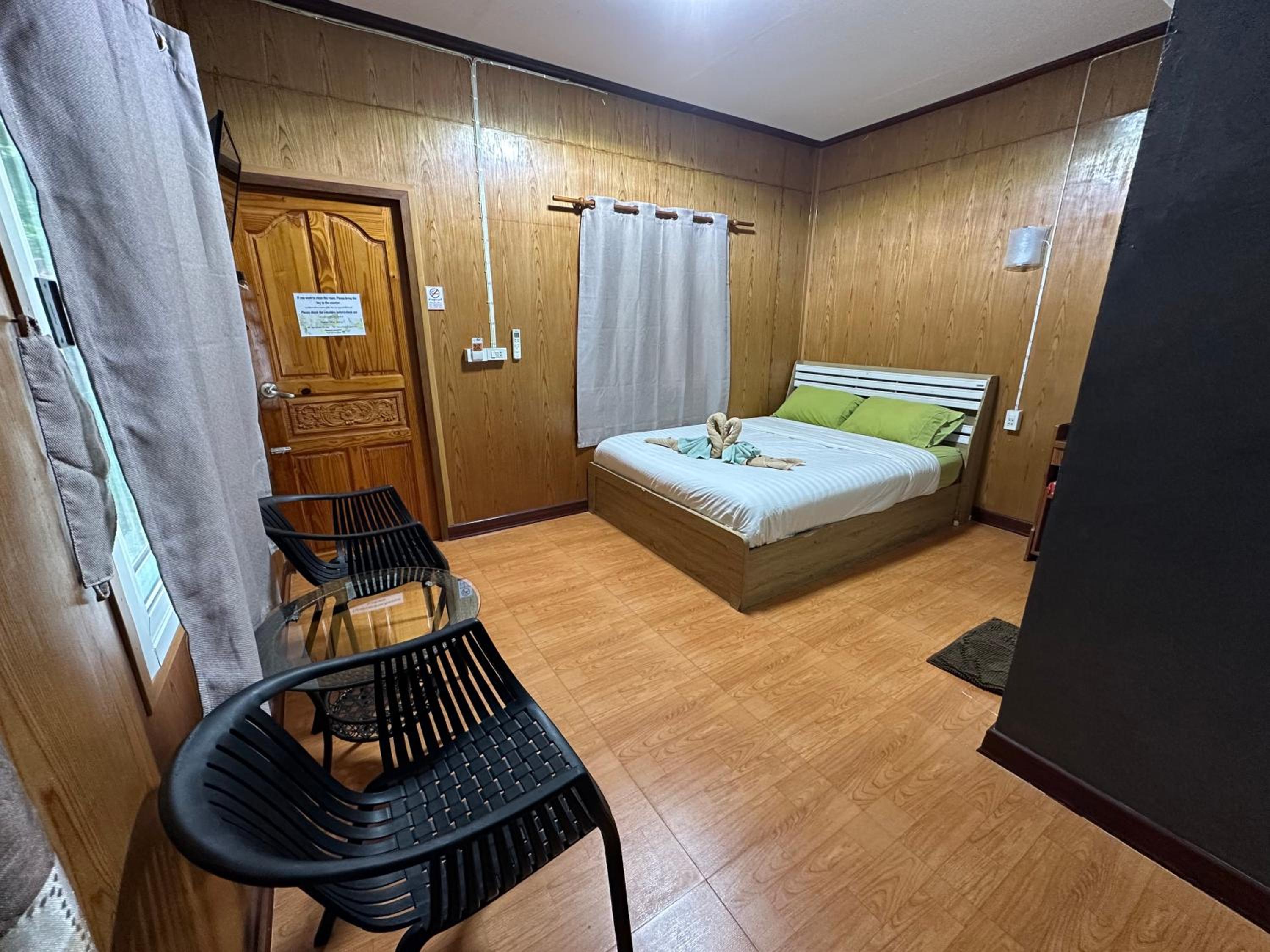 Double Room - Photo 11