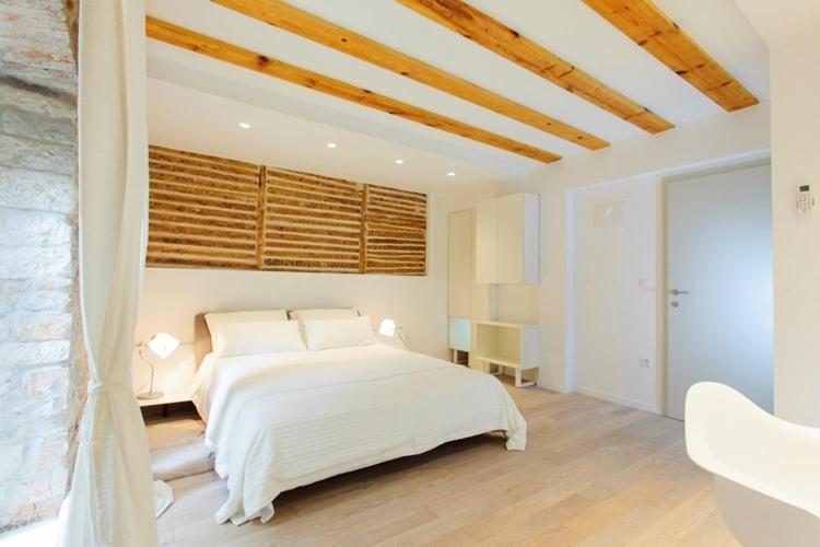 Deluxe Double Room with Balcony photo 2