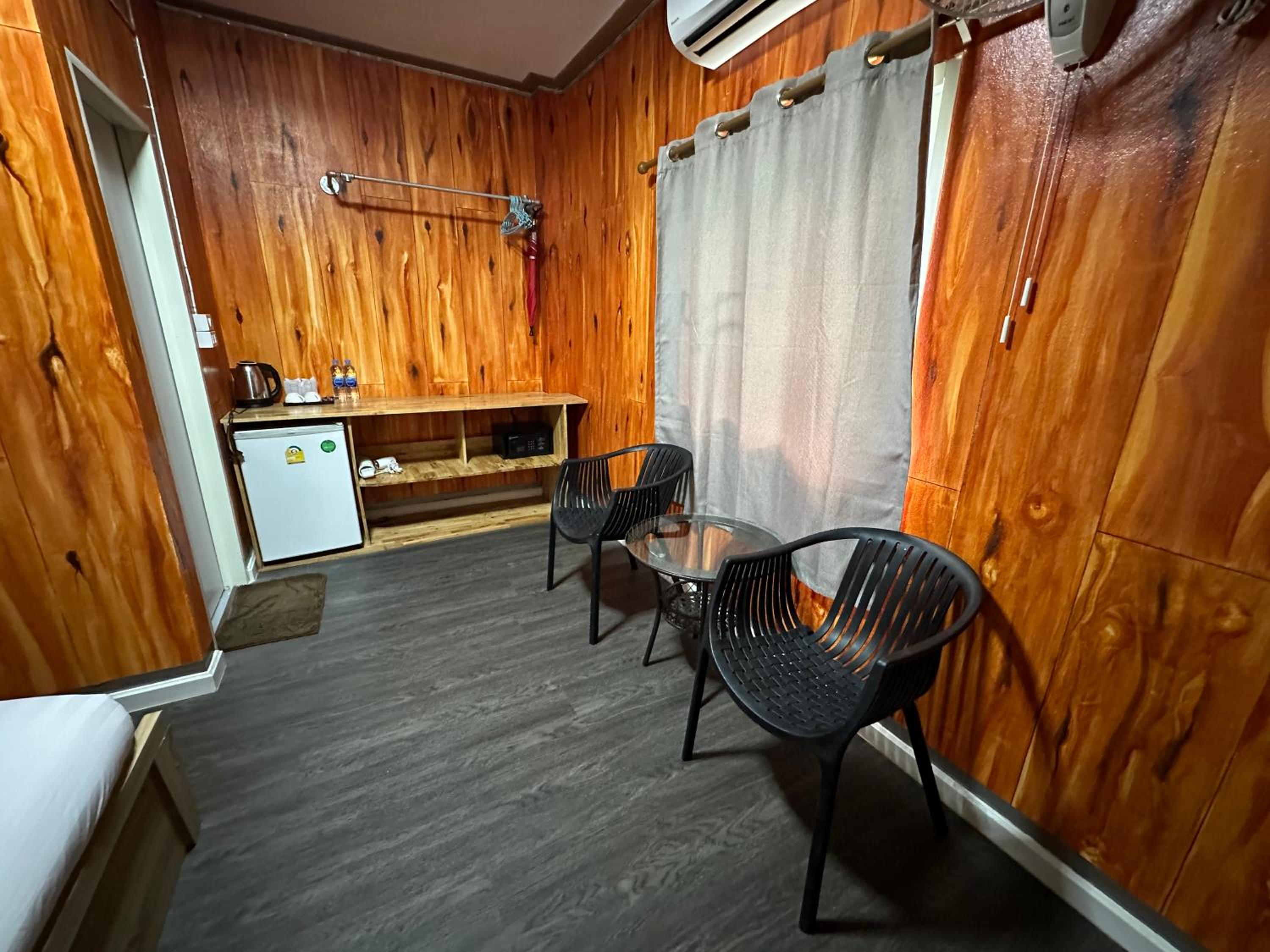 Double Room - Photo 5