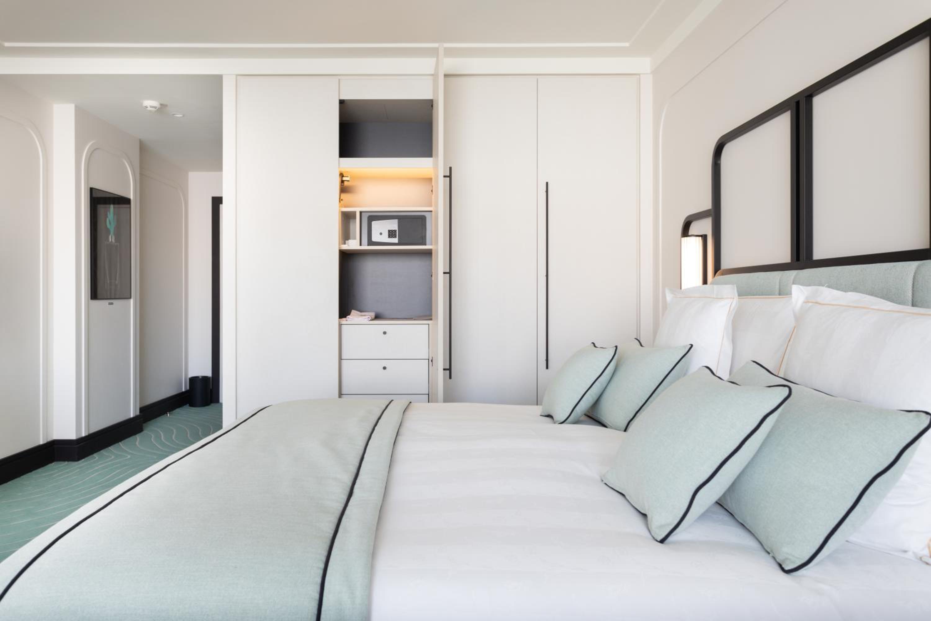 Junior Suite City View - Photo 2