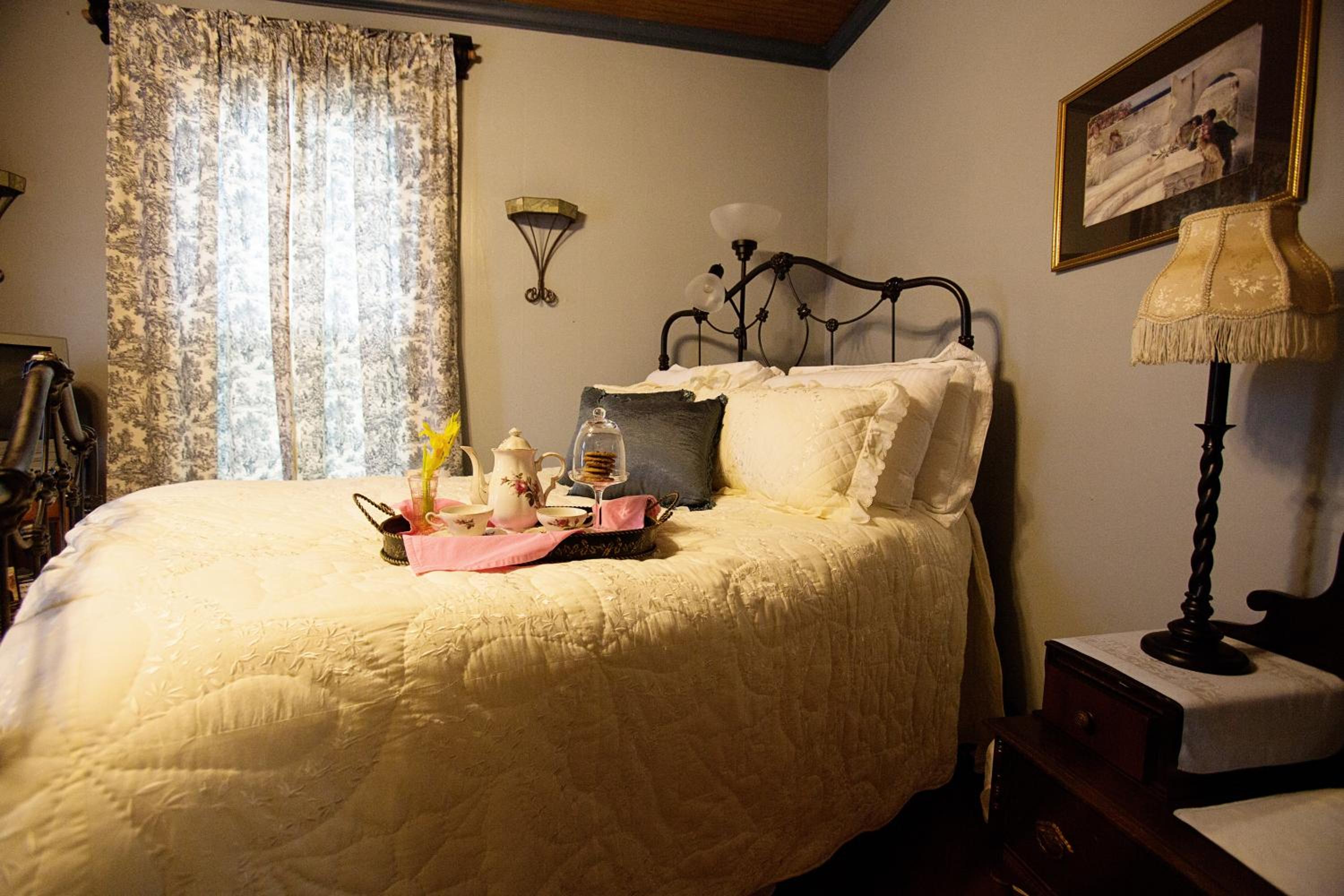 Standard Double Room - Photo 3